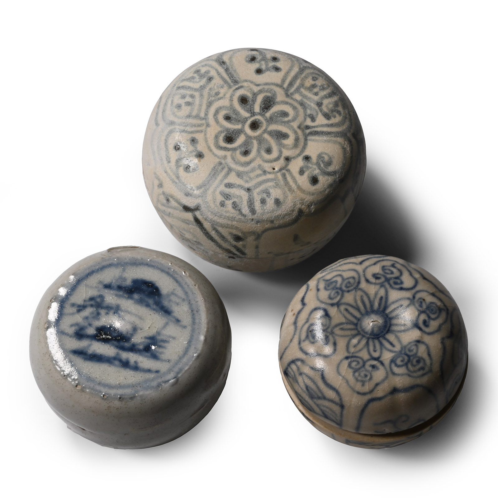 Hoi An Cargo Shipwreck Glazed Blue and White Lidded Box Collection