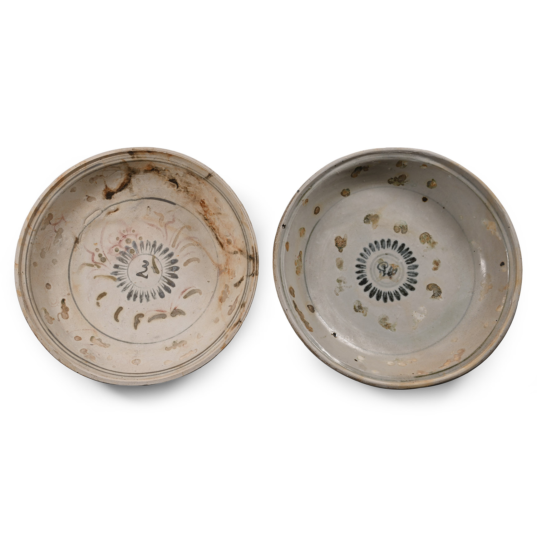 Large Hoi An Cargo Shipwreck Glazed Polychrome Plate Pair