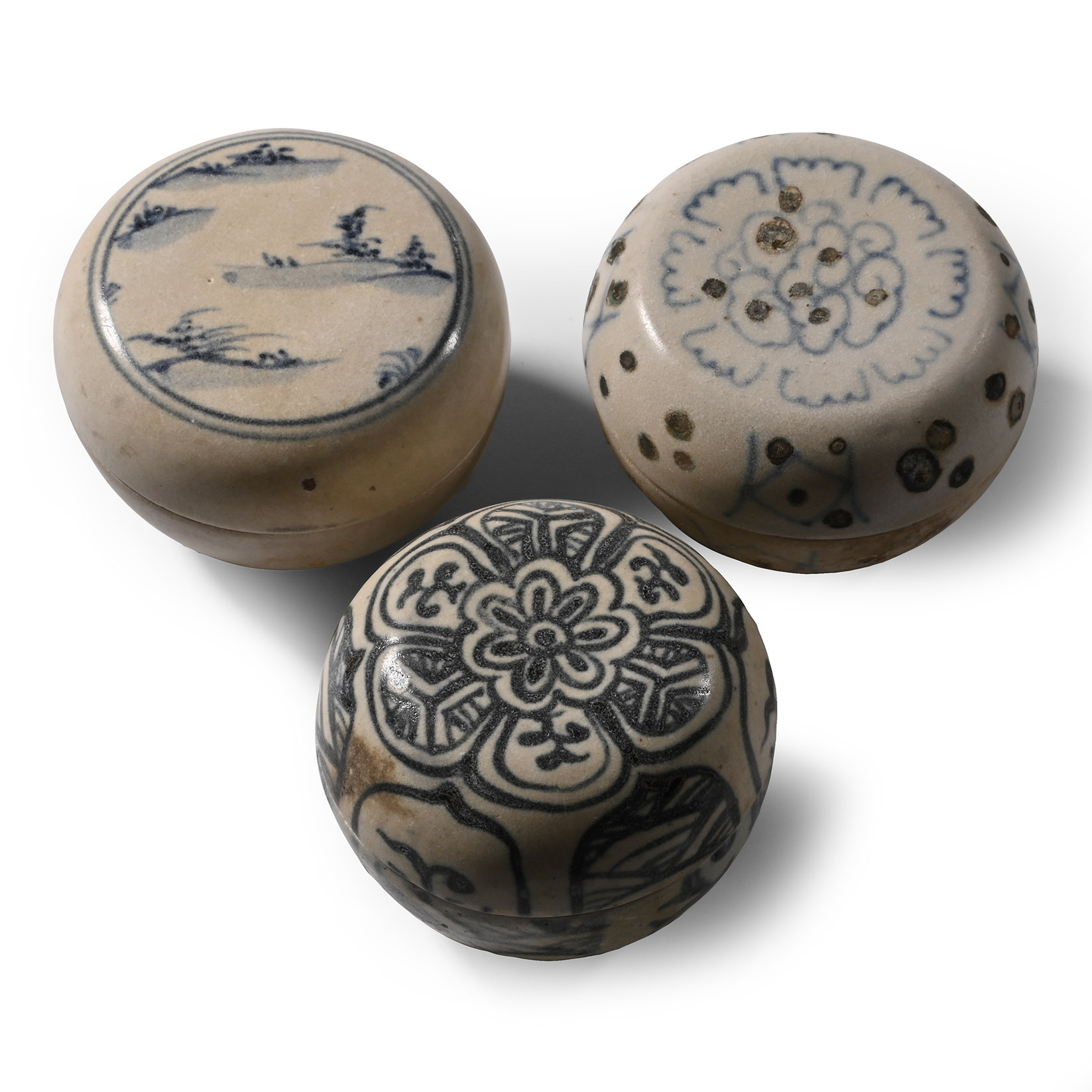 Hoi An Cargo Shipwreck Glazed Blue and White Lidded Box Collection