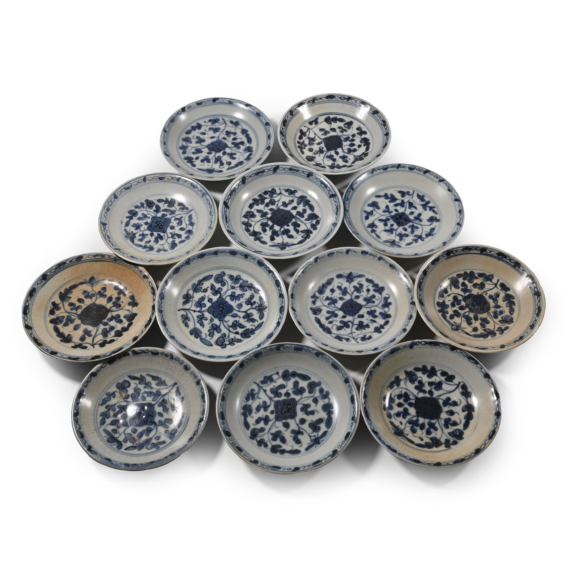 Tek Sing Treasure Shipwreck Glazed Dark Blue and White Plate Set with Flowers