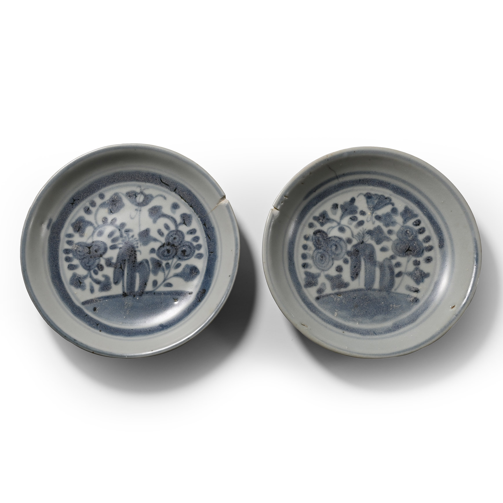 Tek Sing Treasure Shipwreck Glazed Blue and White Plate Pair