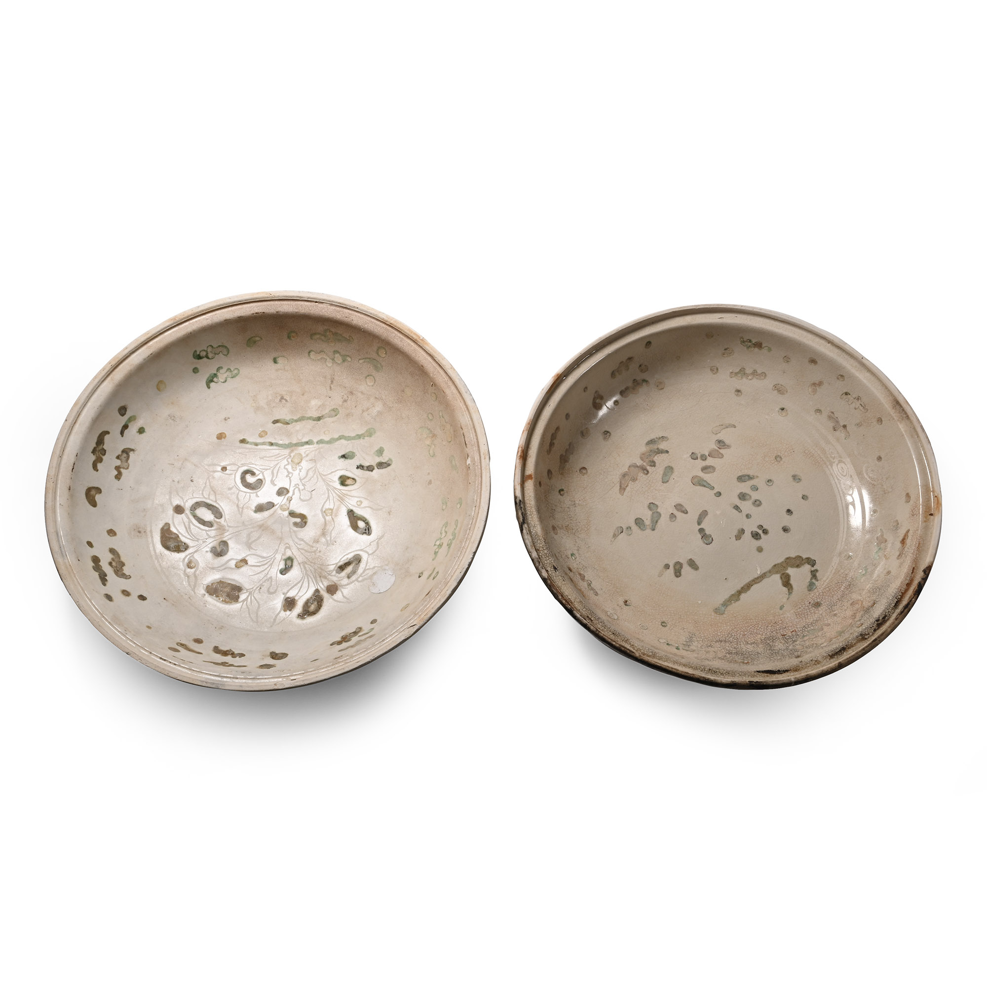 Large Hoi An Cargo Shipwreck Glazed Plate Pair