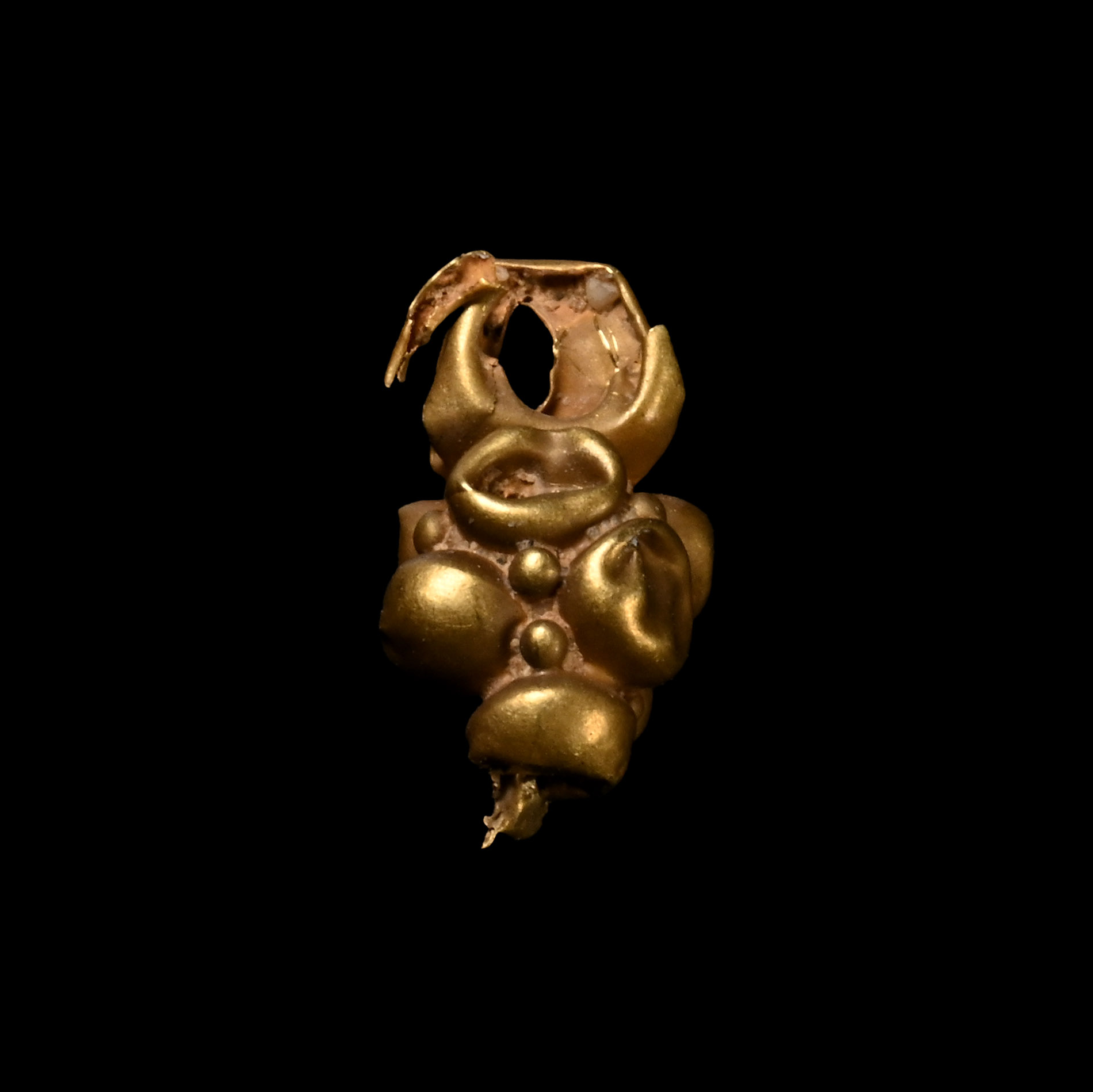 Roman Gold Ornamental Pendant