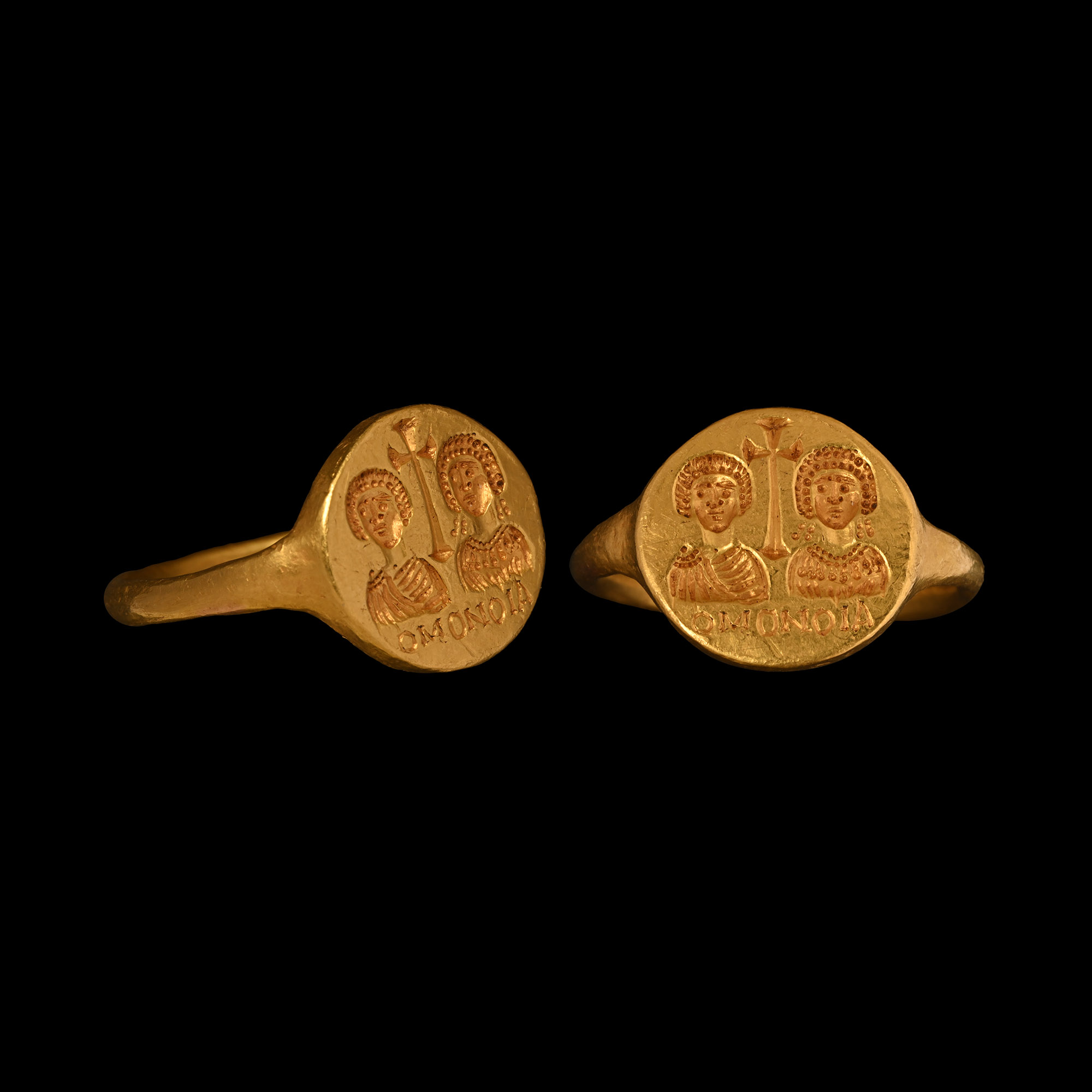Byzantine Gold Marriage Ring with Facing Couple