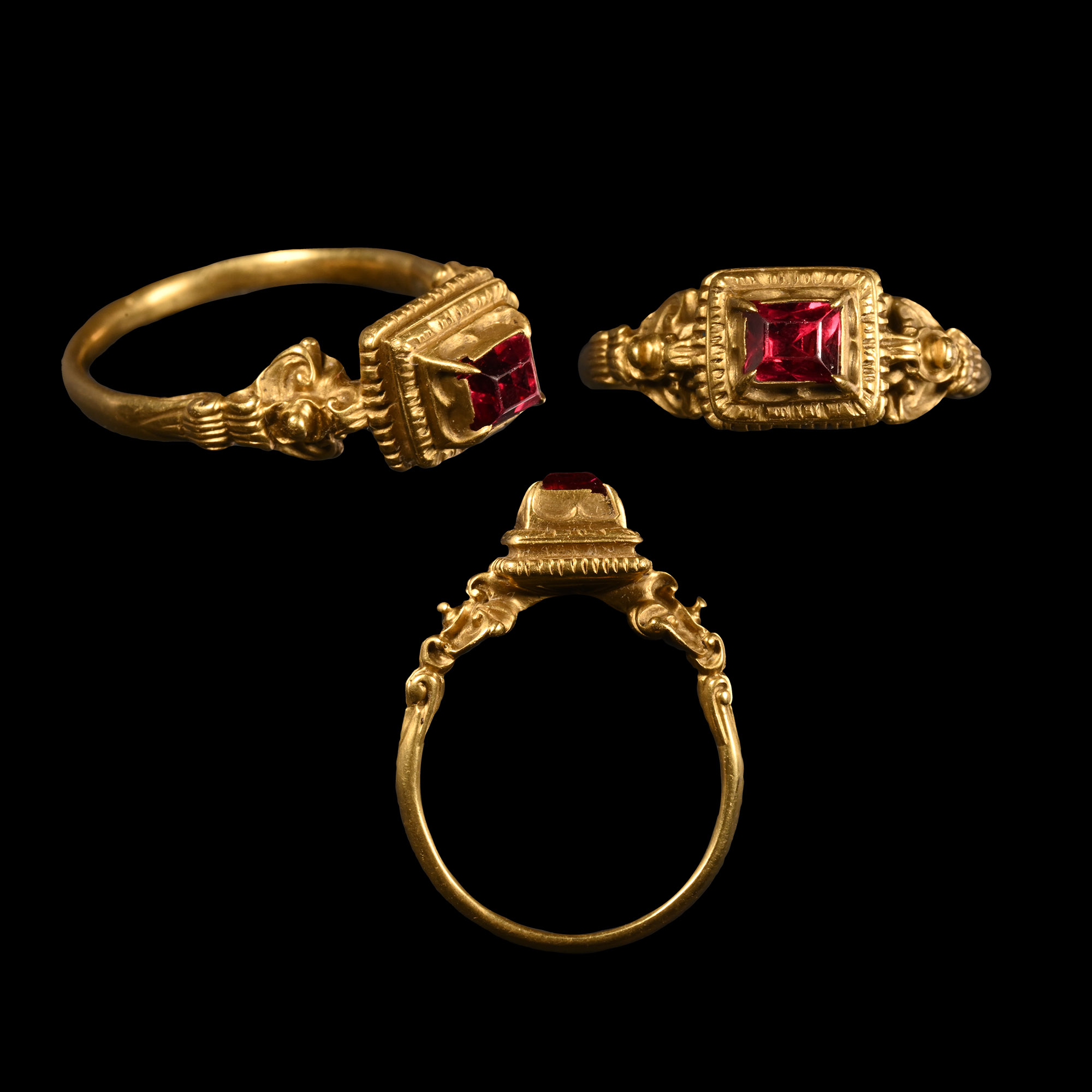 Renaissance Gold Ring with Burmese Spinel 'Ruby'