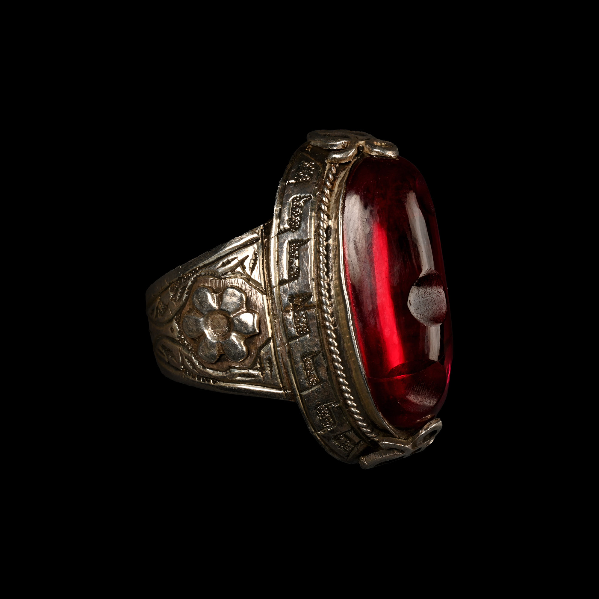 Large Silver-Coloured Metal Ring with Crimson Cabochon