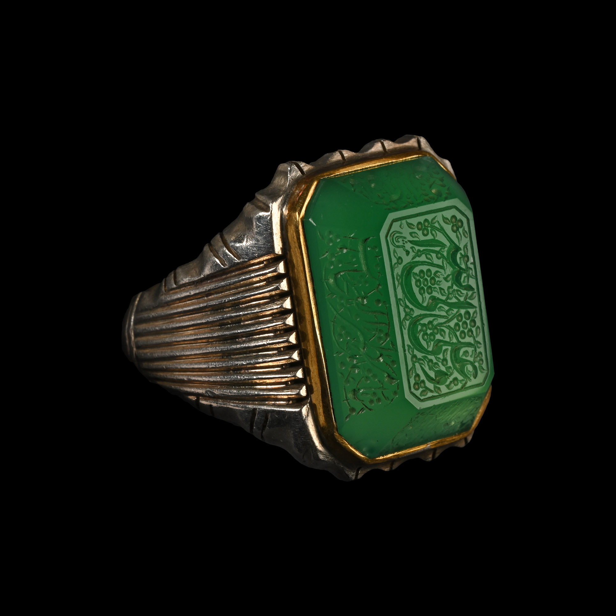 Large Western Asiatic Silver-Coloured Metal Ring with Chrysoprase Calligraphic Gemstone