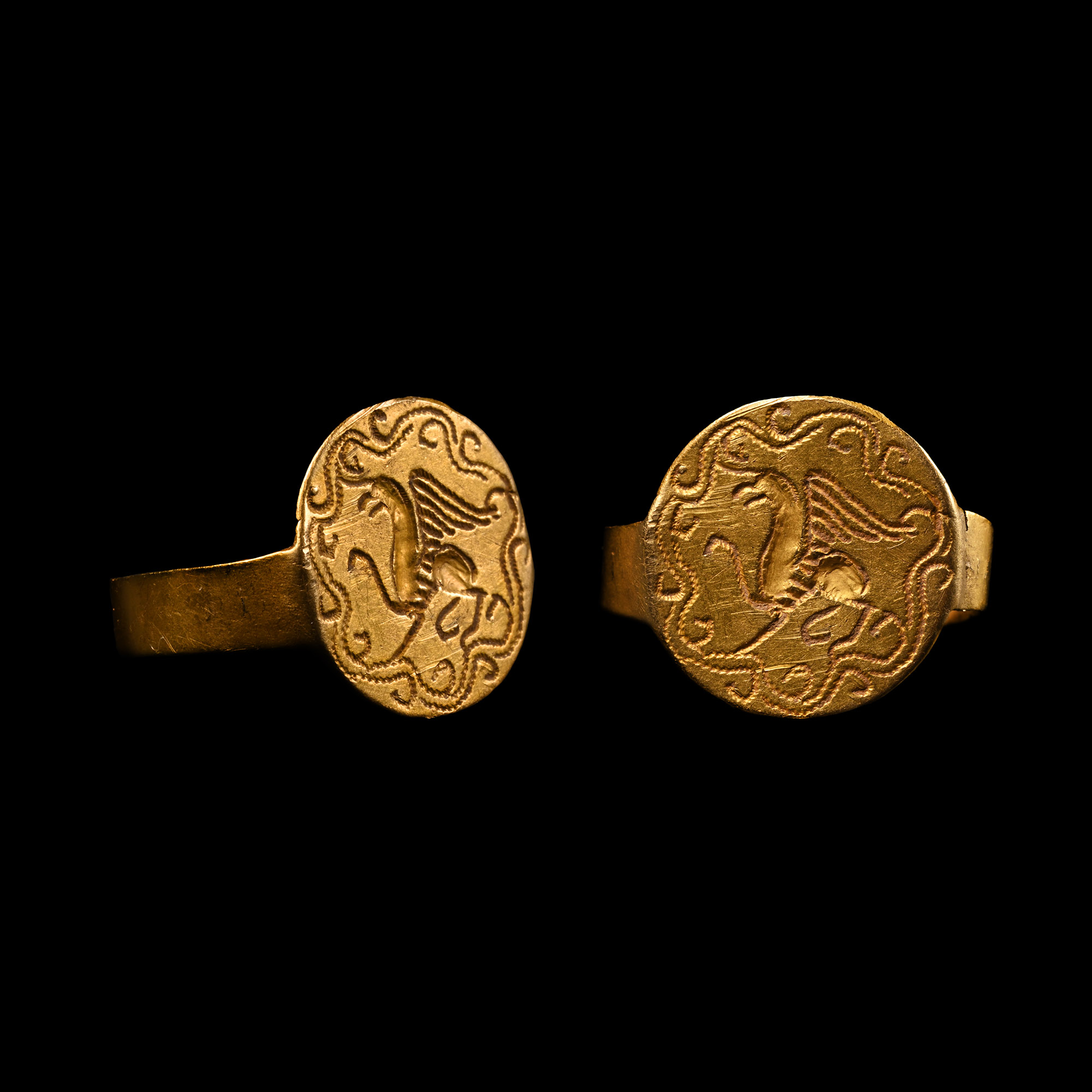 Late Roman Gold Ring with Engraved Bezel