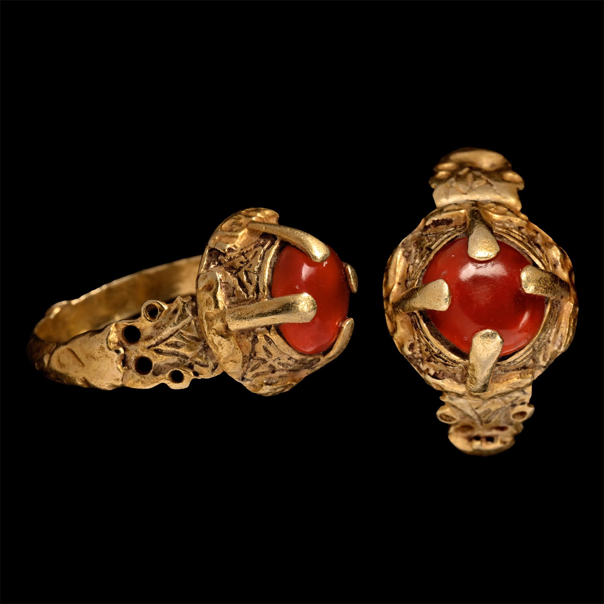 Western Asiatic Gold Ring with Cornelian Gemstone