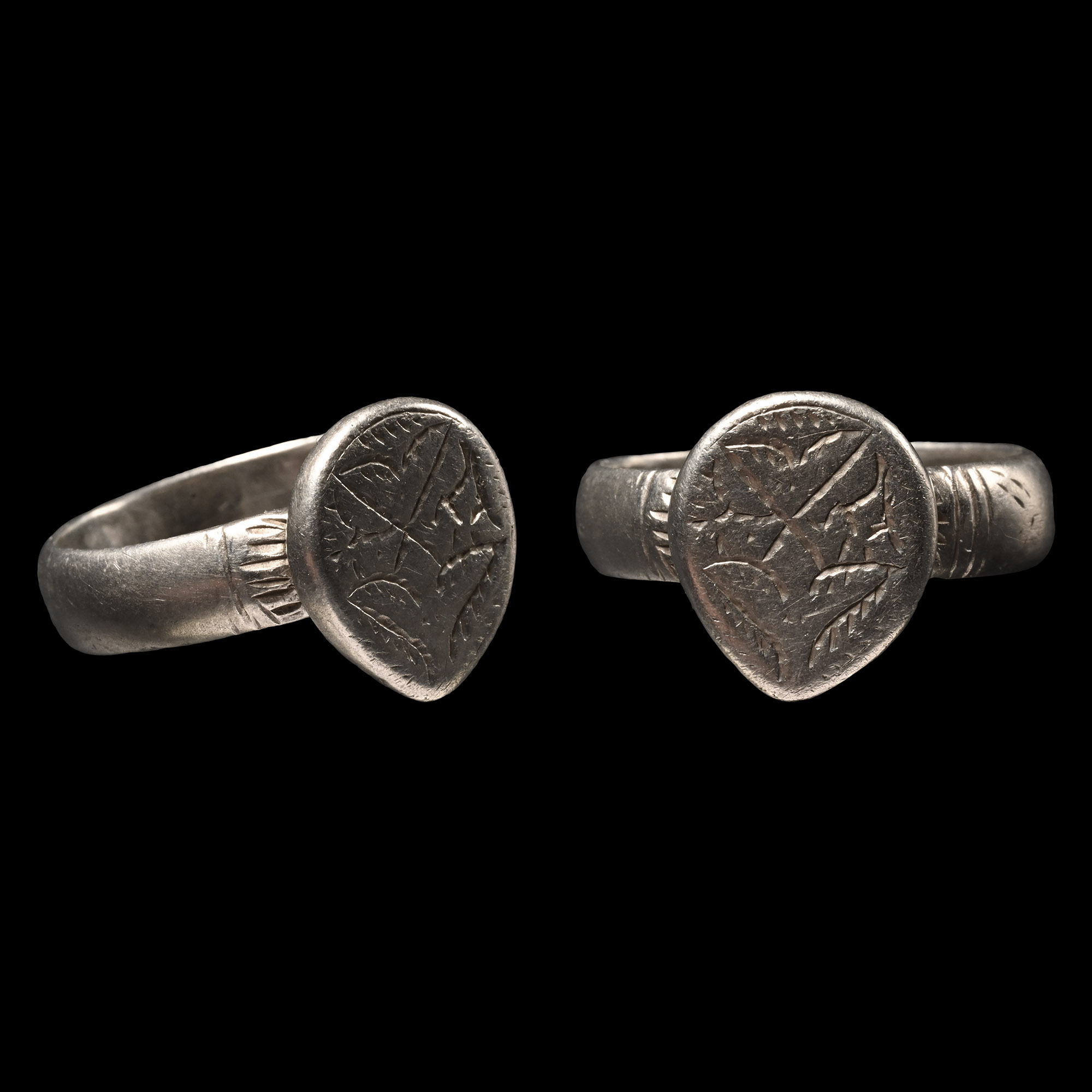 Medieval Silver Ring with Teardrop Bezel