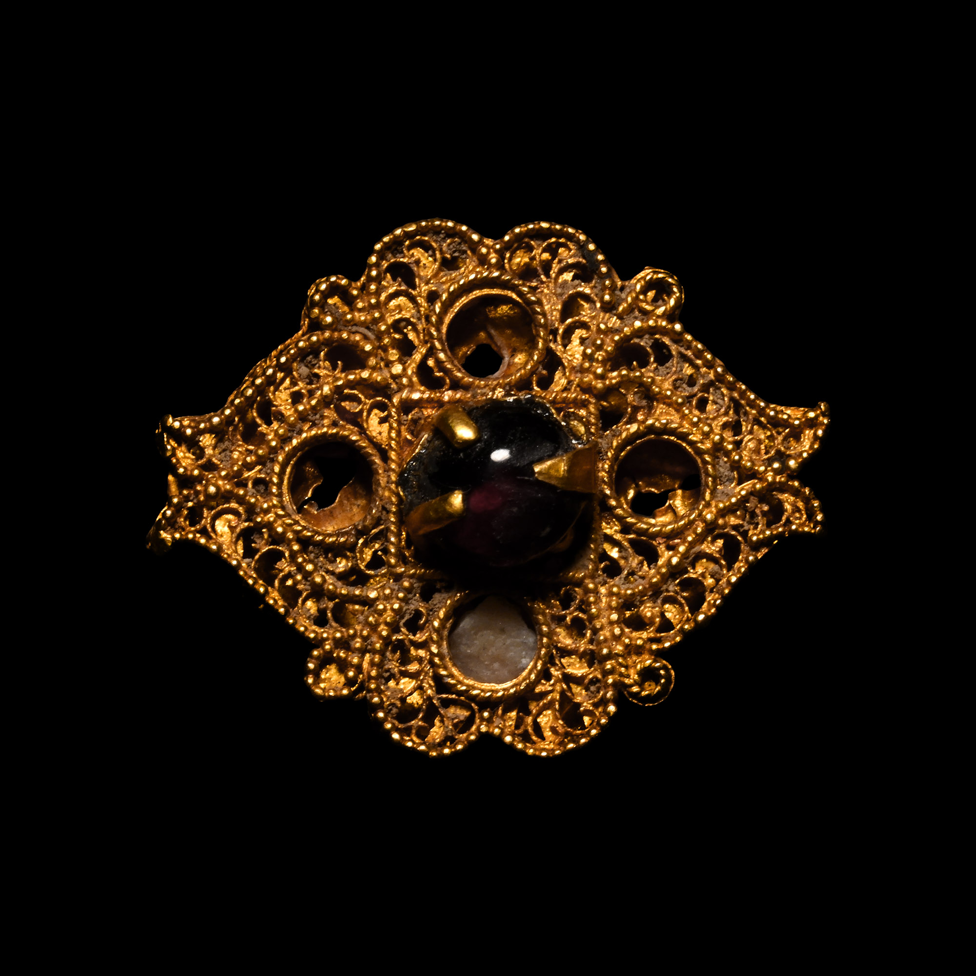 Hellenistic Gold Filigree Element with Garnet