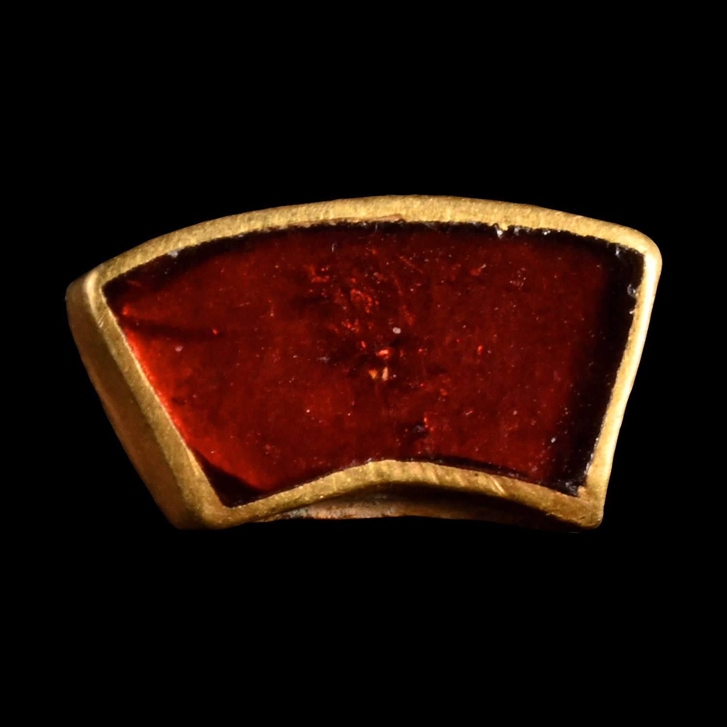 Merovingian Gold Fitting with Flat Bed Garnet