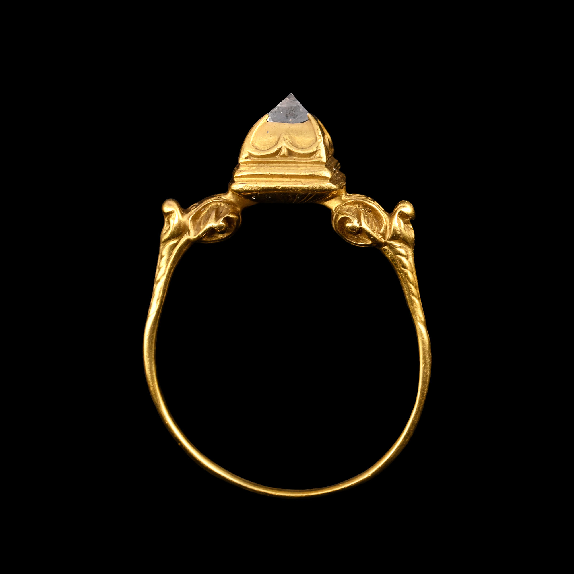 Renaissance Gold Ring with Diamond Crystal