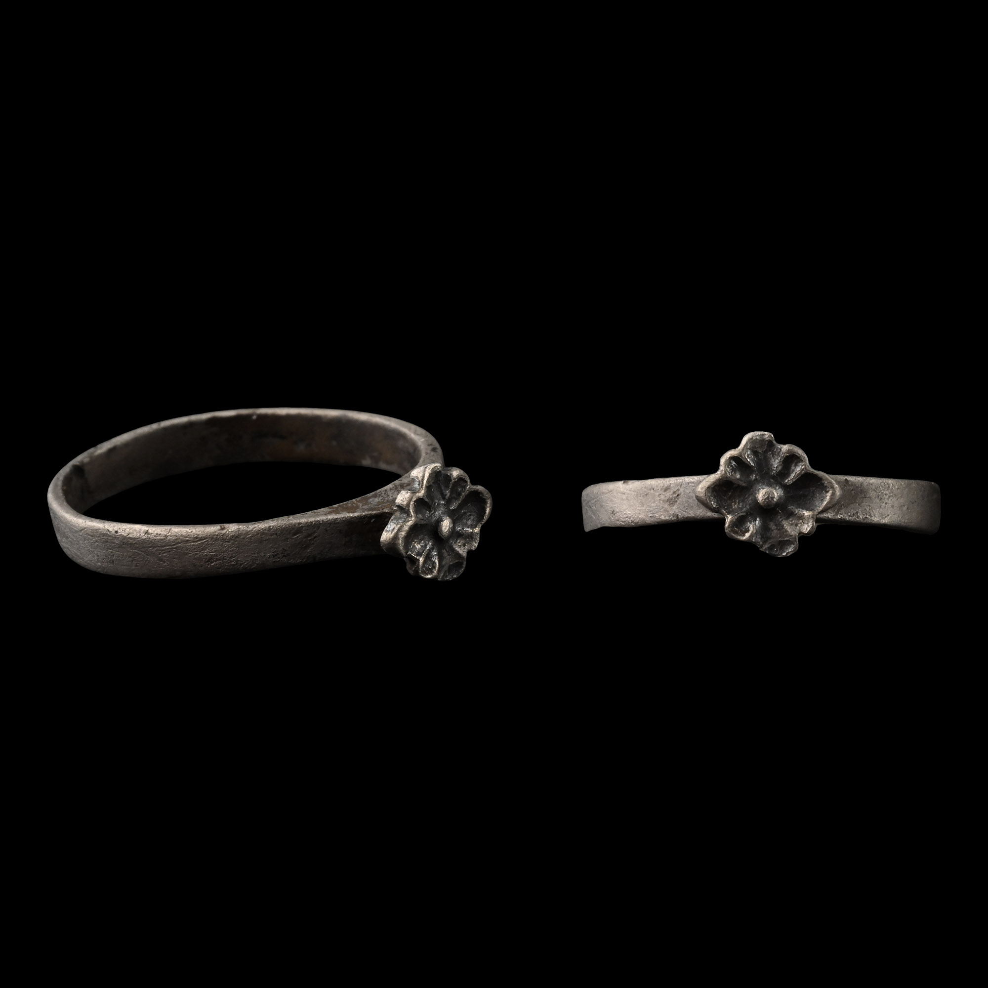 'The Willisham' Medieval Silver Stirrup Ring with Flower