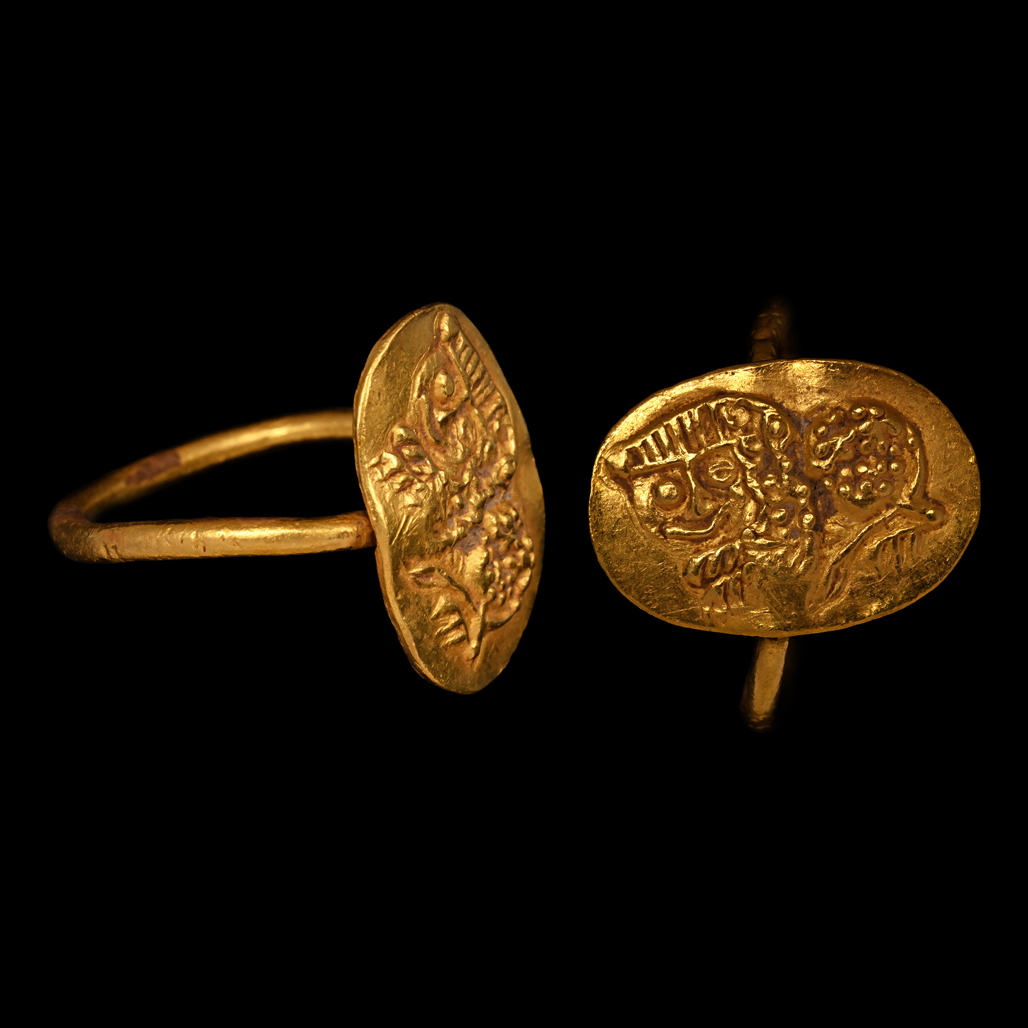 Western Asiatic Gold Ring with Lion