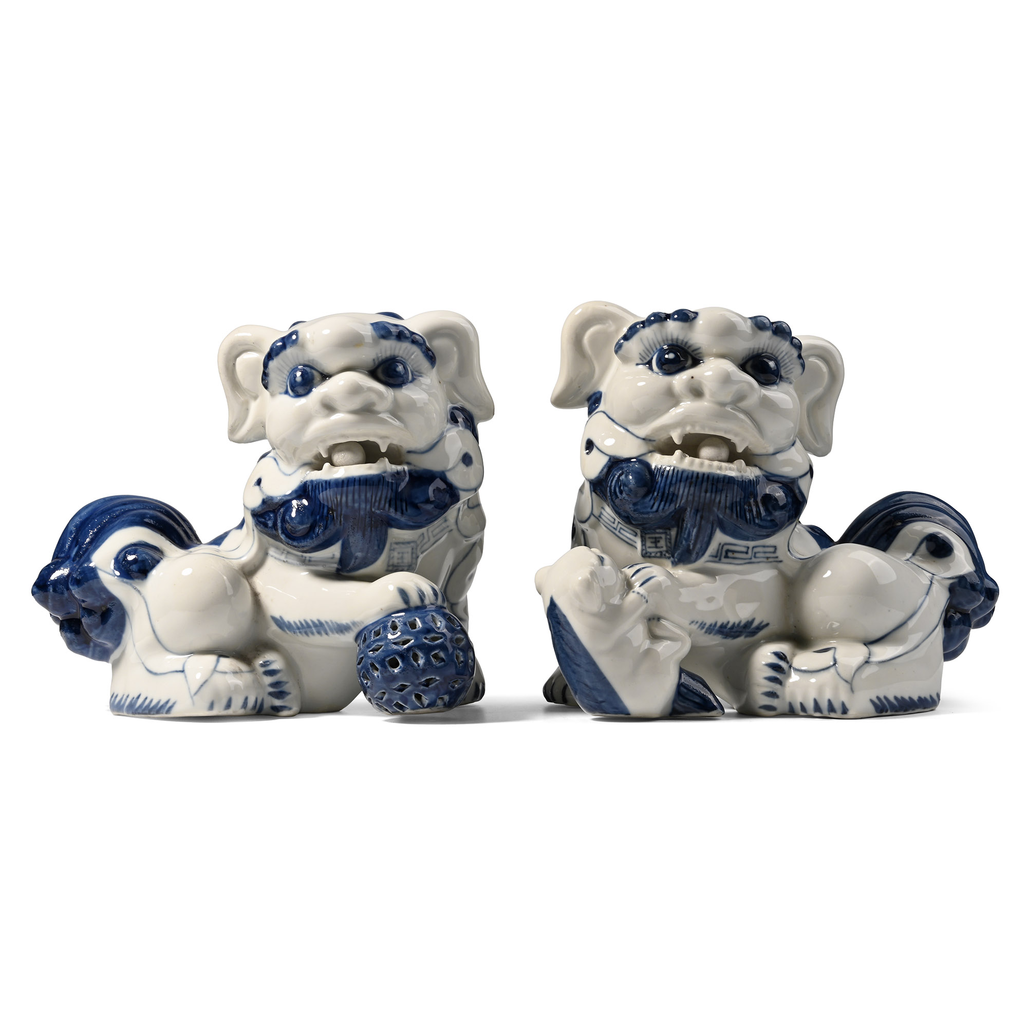 Chinese Blue and White Porcelain 'Foo Dog' Guardian Lion Pair