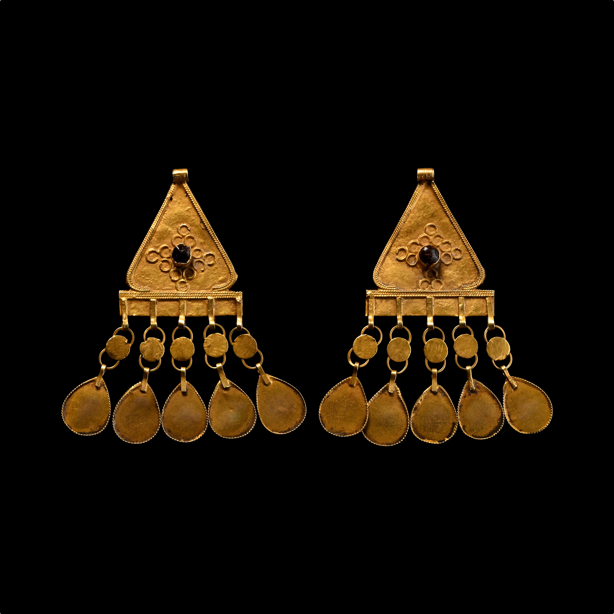 Roman Style Gold Earring Pair with Garnets