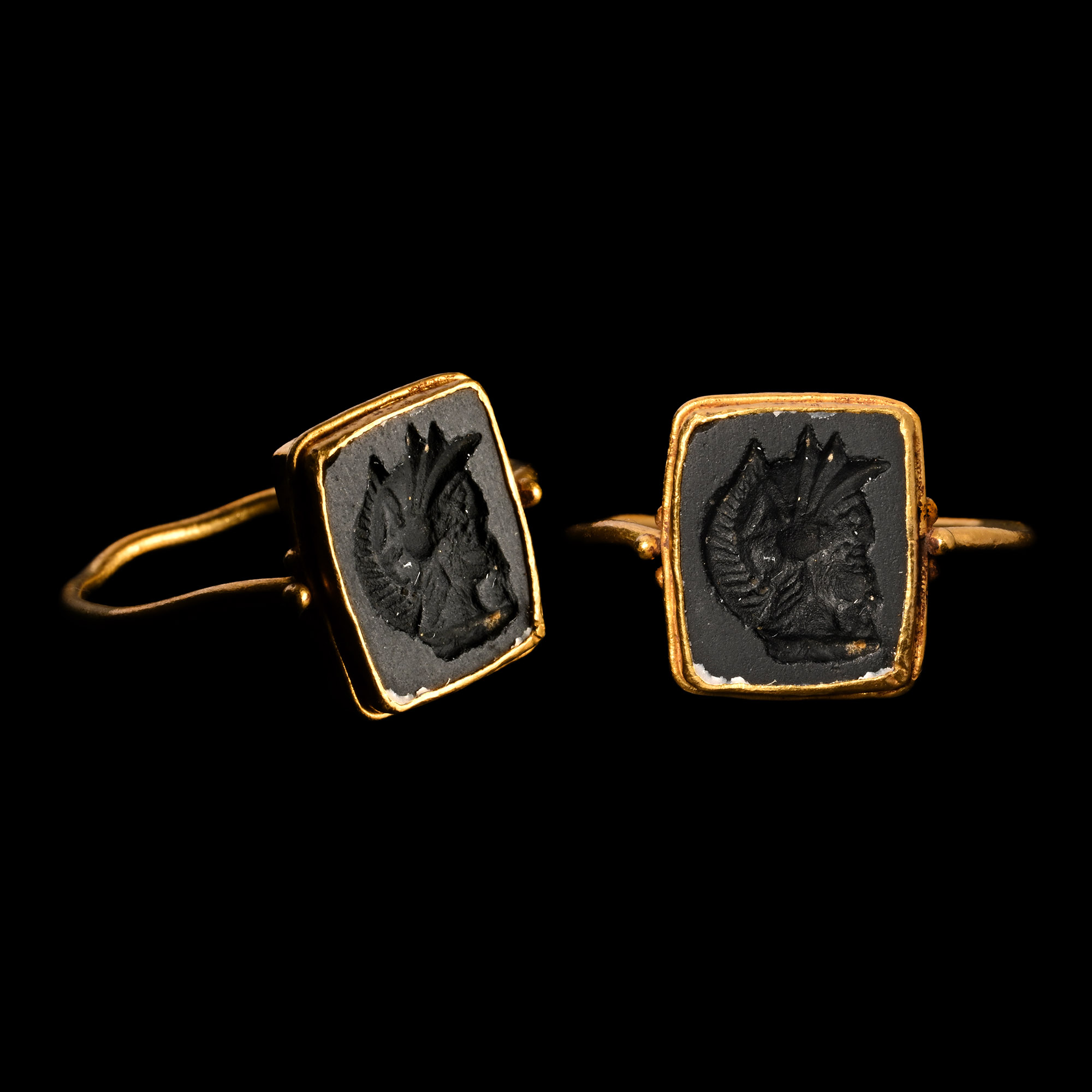 Roman style Gold Ring with Minerva Intaglio