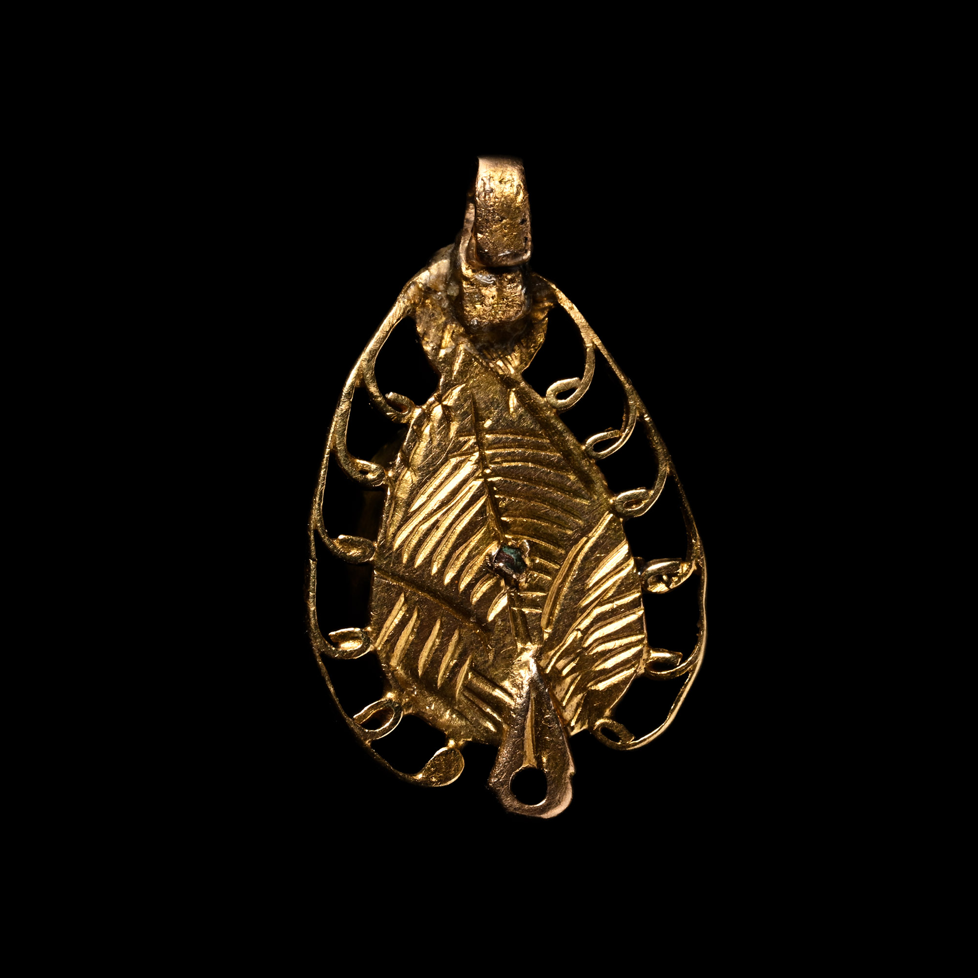 Stuart Period Gold Pendant with Pearl