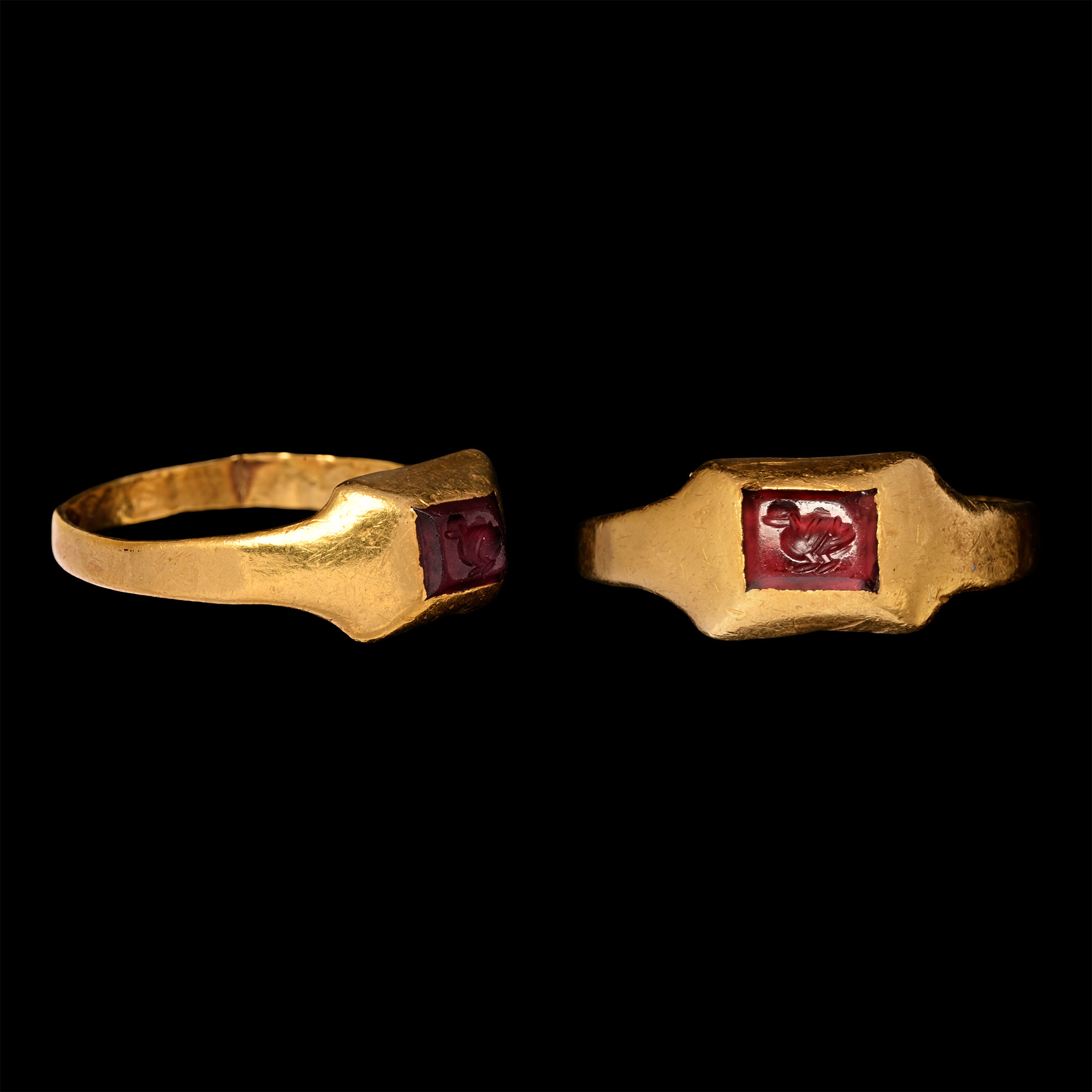 Eastern Roman Gold Ring with Duck Gemstone