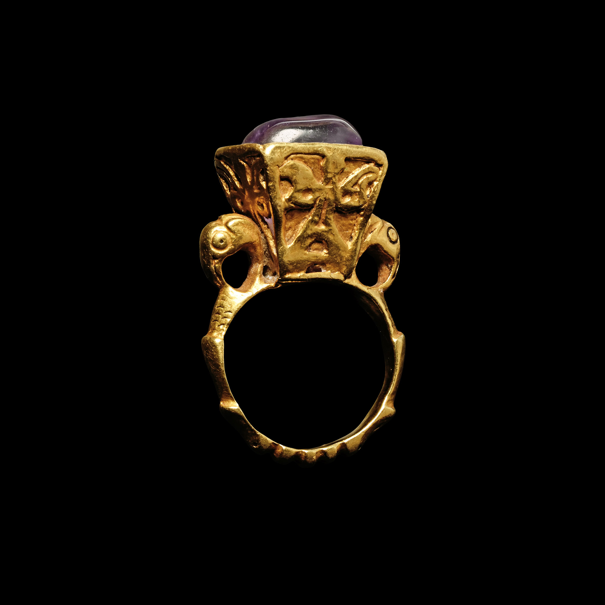 Langobardic Gold Bishop's Ring with Amethyst