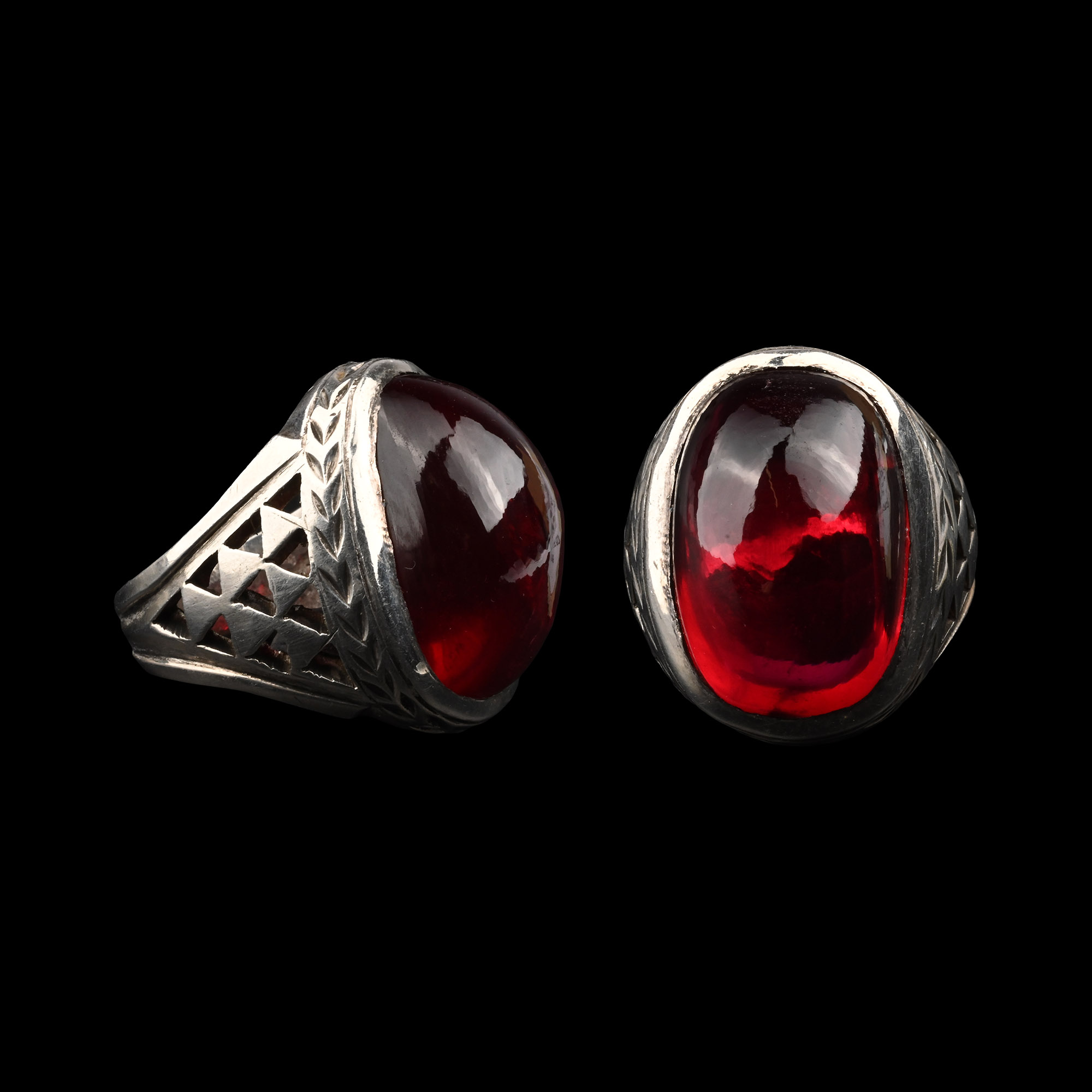 Silver-Coloured Metal Ring with Bead Gem