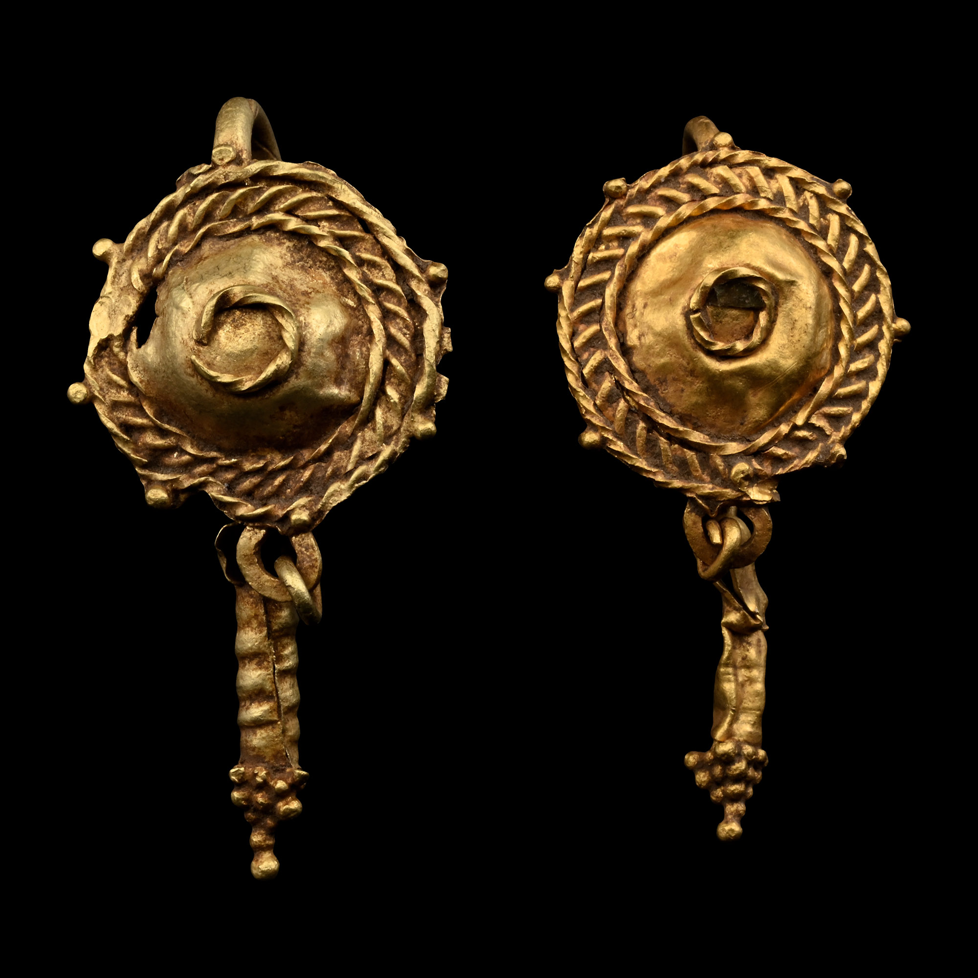 Roman Gold Earring Pair with Pillar Drops