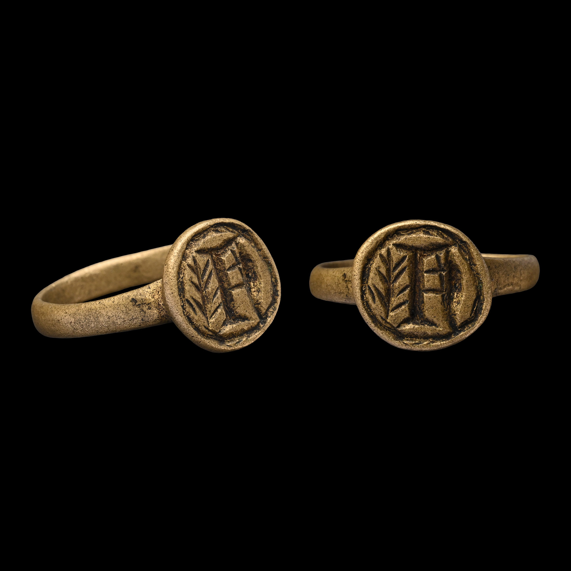 Large Stuart Period Bronze Signet Glove Ring with I for James between Branches
