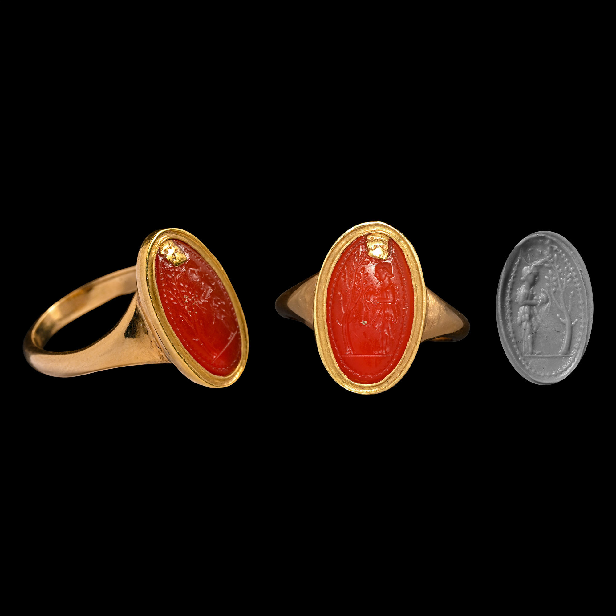 Italic Carnelian Gemstone Depicting the Goddess Athena Before a Tree in Gold Ring