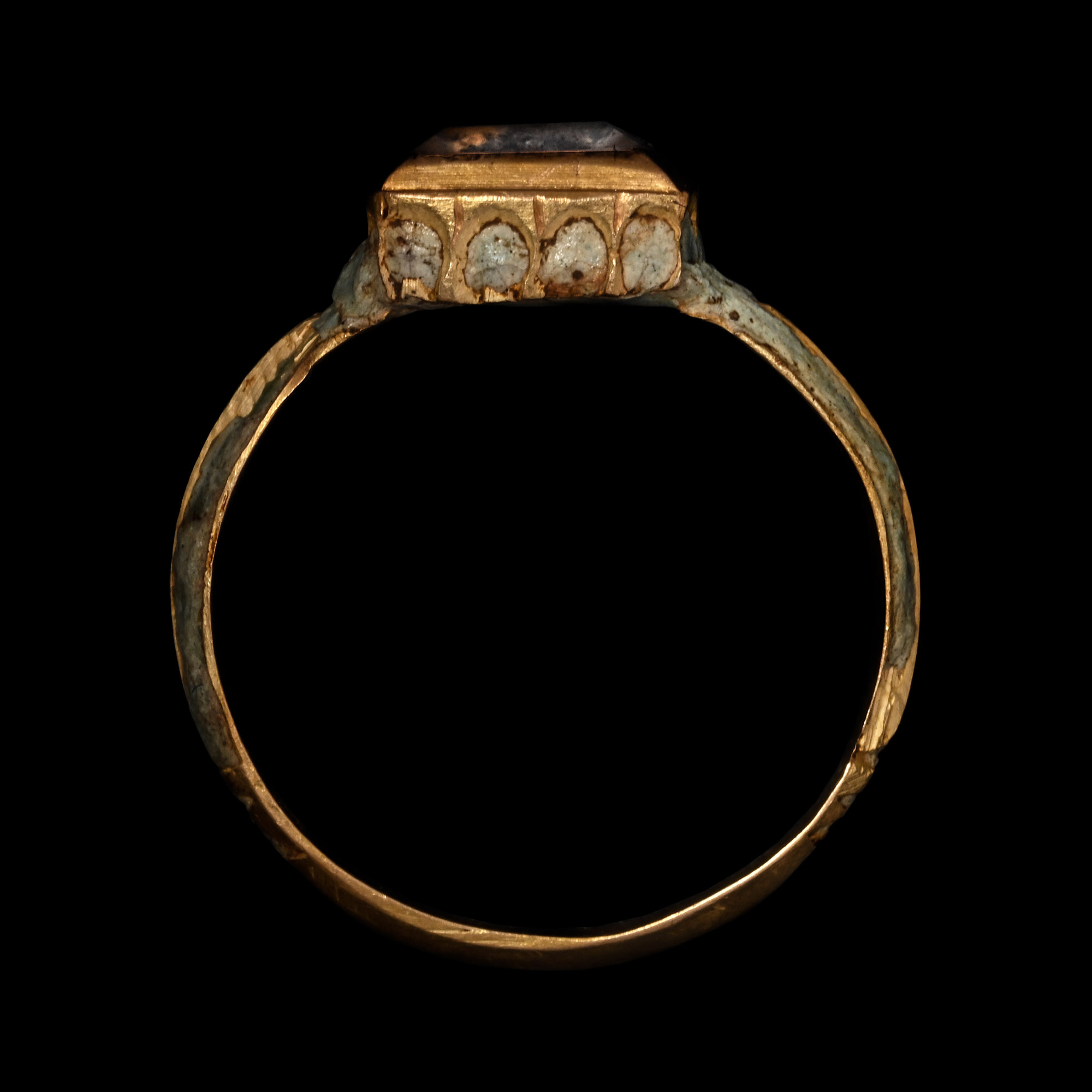 Stuart Period Enamelled Gold Ring with Table-Cut Rock Crystal
