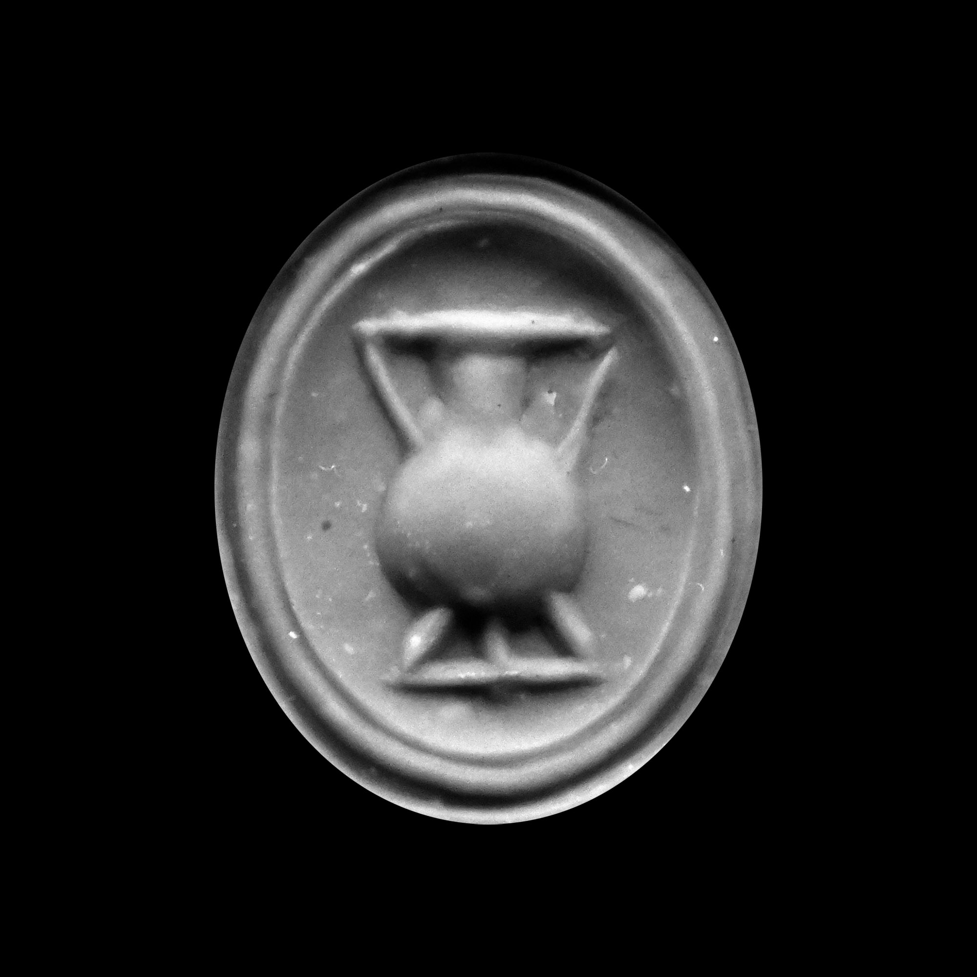 Roman Nicolo Intaglio with Amphora in Gold Ring