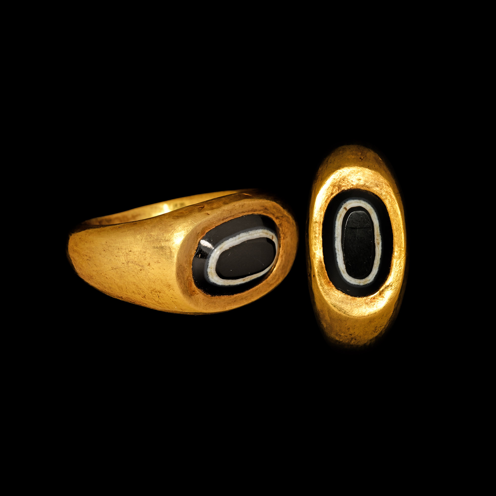 Roman Gold Ring with Sardonyx Gemstone
