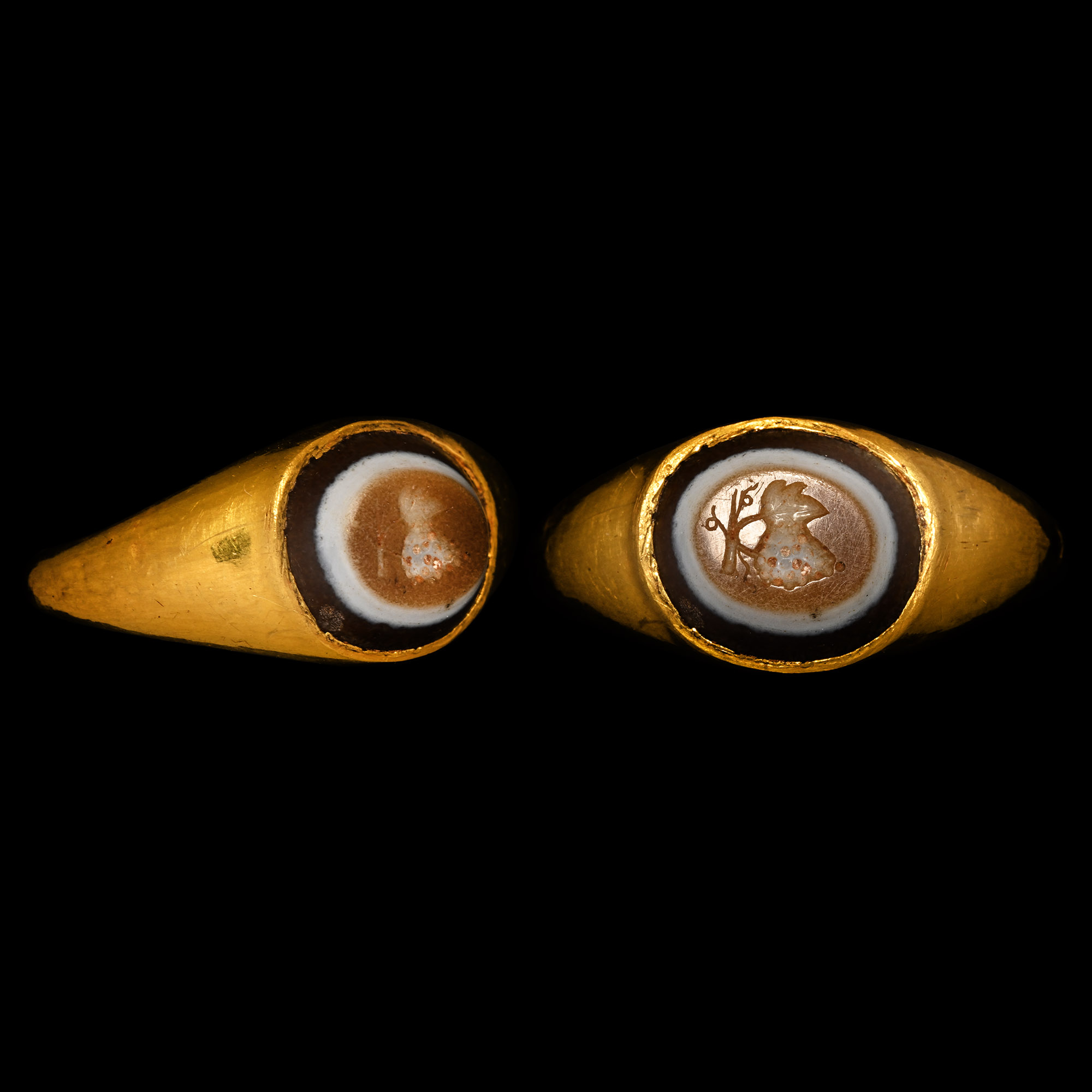 Roman Gold Ring with Engraved Agate Gemstone