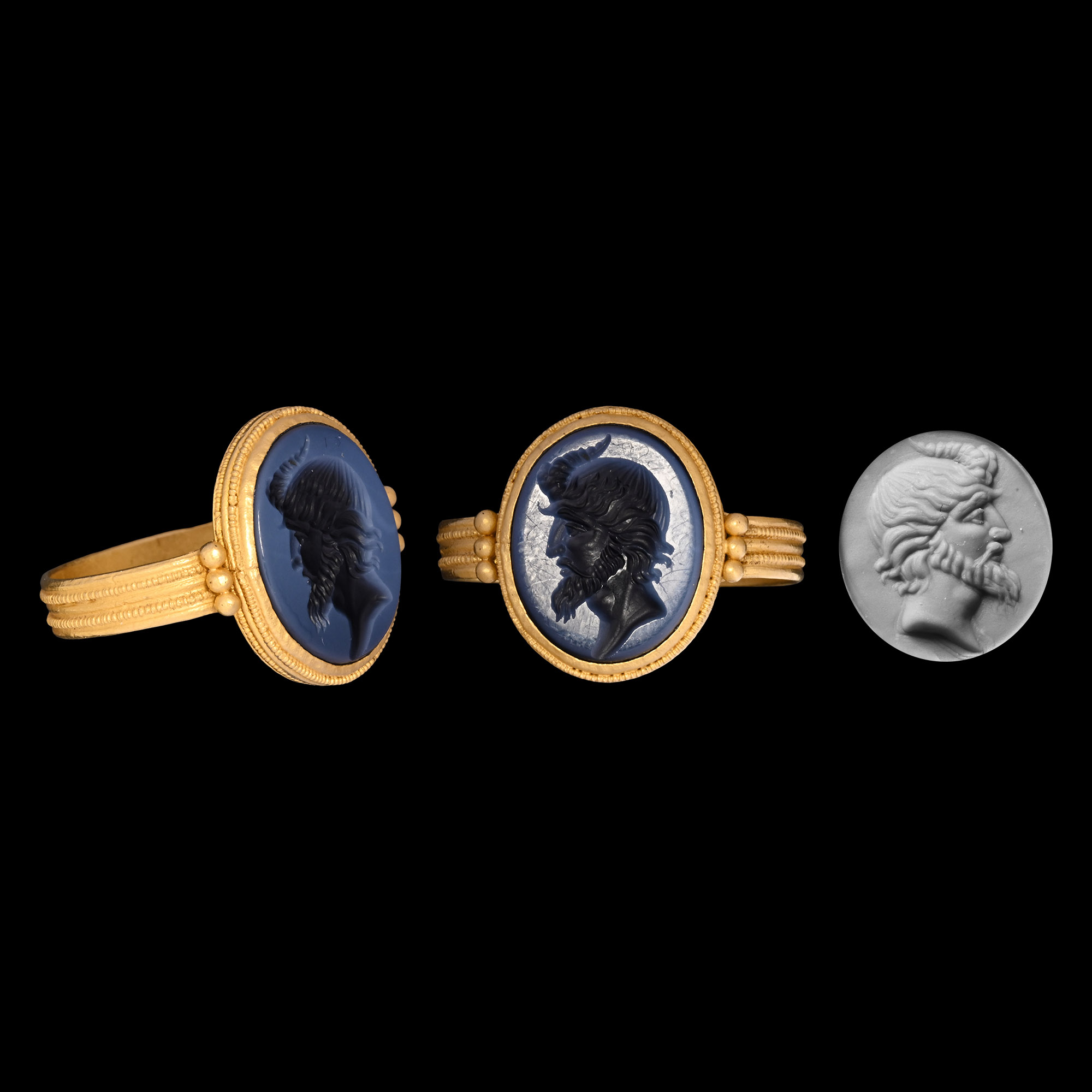 Renaissance Nicolo Gemstone with Bust of the Greek God Pan in Gold Ring
