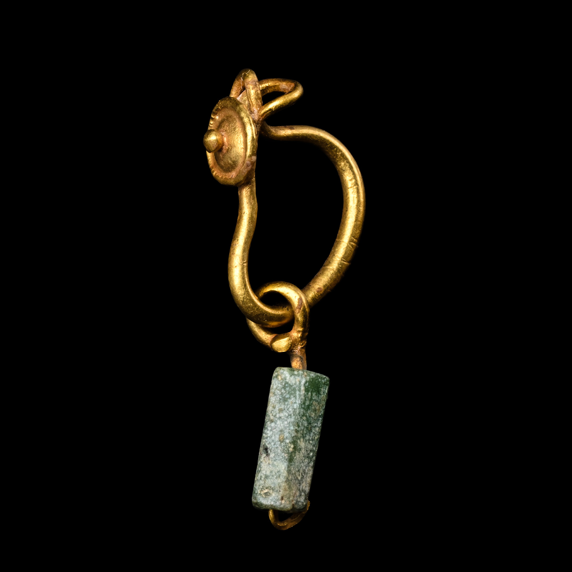 Roman Gold Earring with Emerald-Coloured Bead