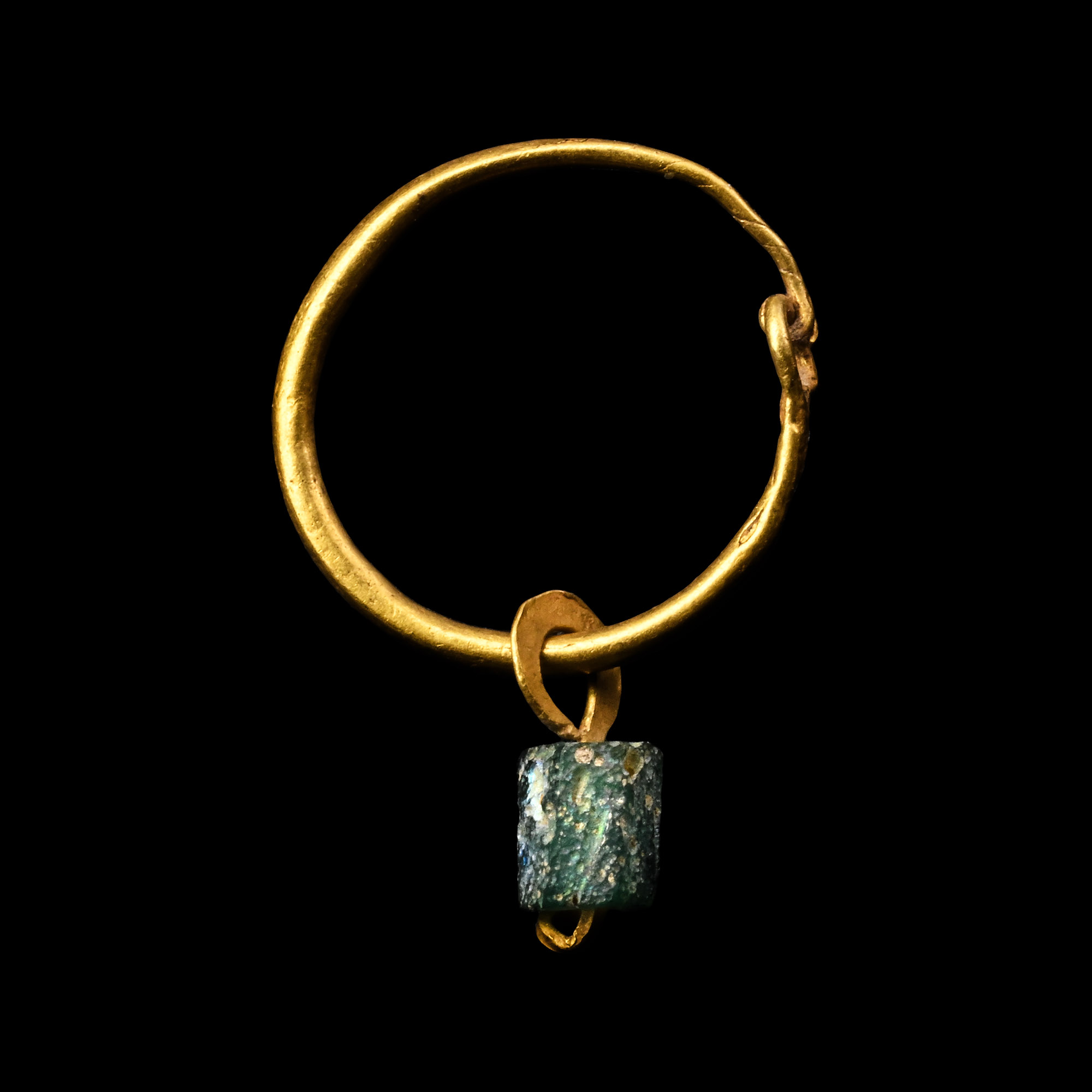 Roman Gold Earring with Emerald-Coloured Bead