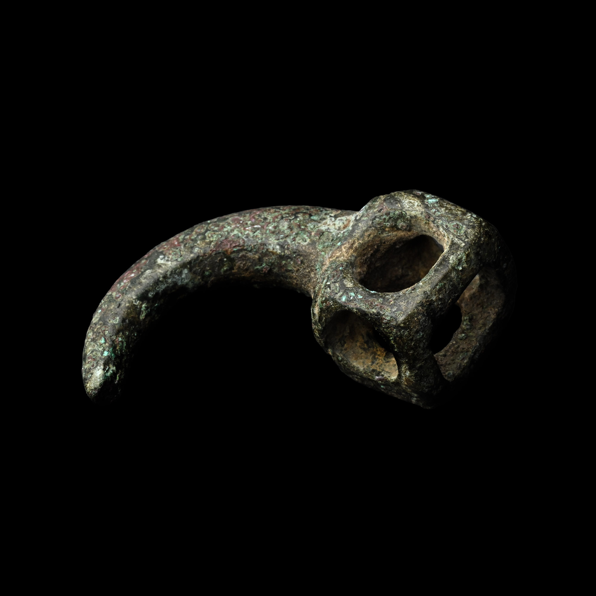 Scythian bronze eagle's-talon hook pendant