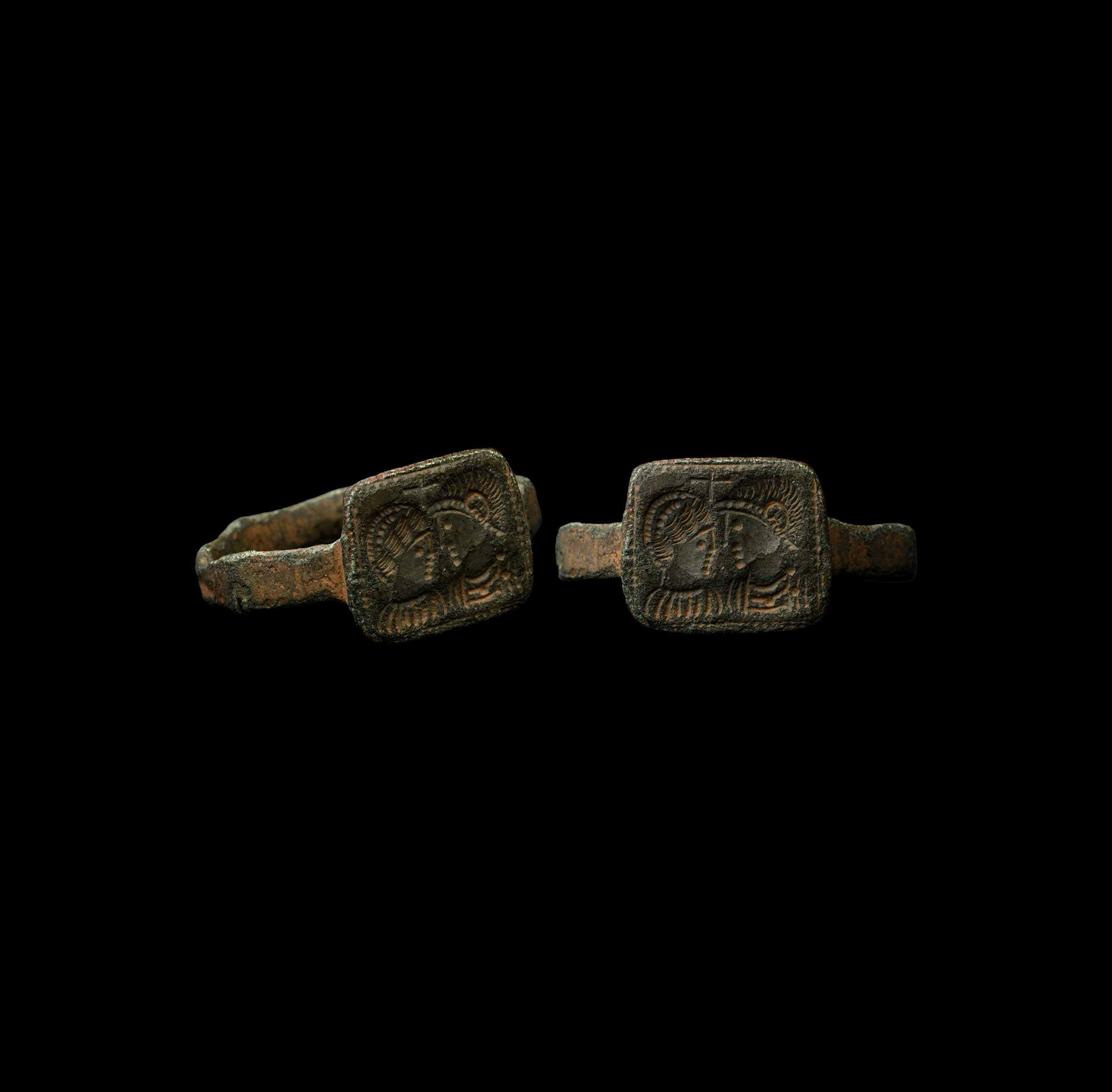 Byzantine Bronze Marriage Ring Depicting Two Facing Portraits