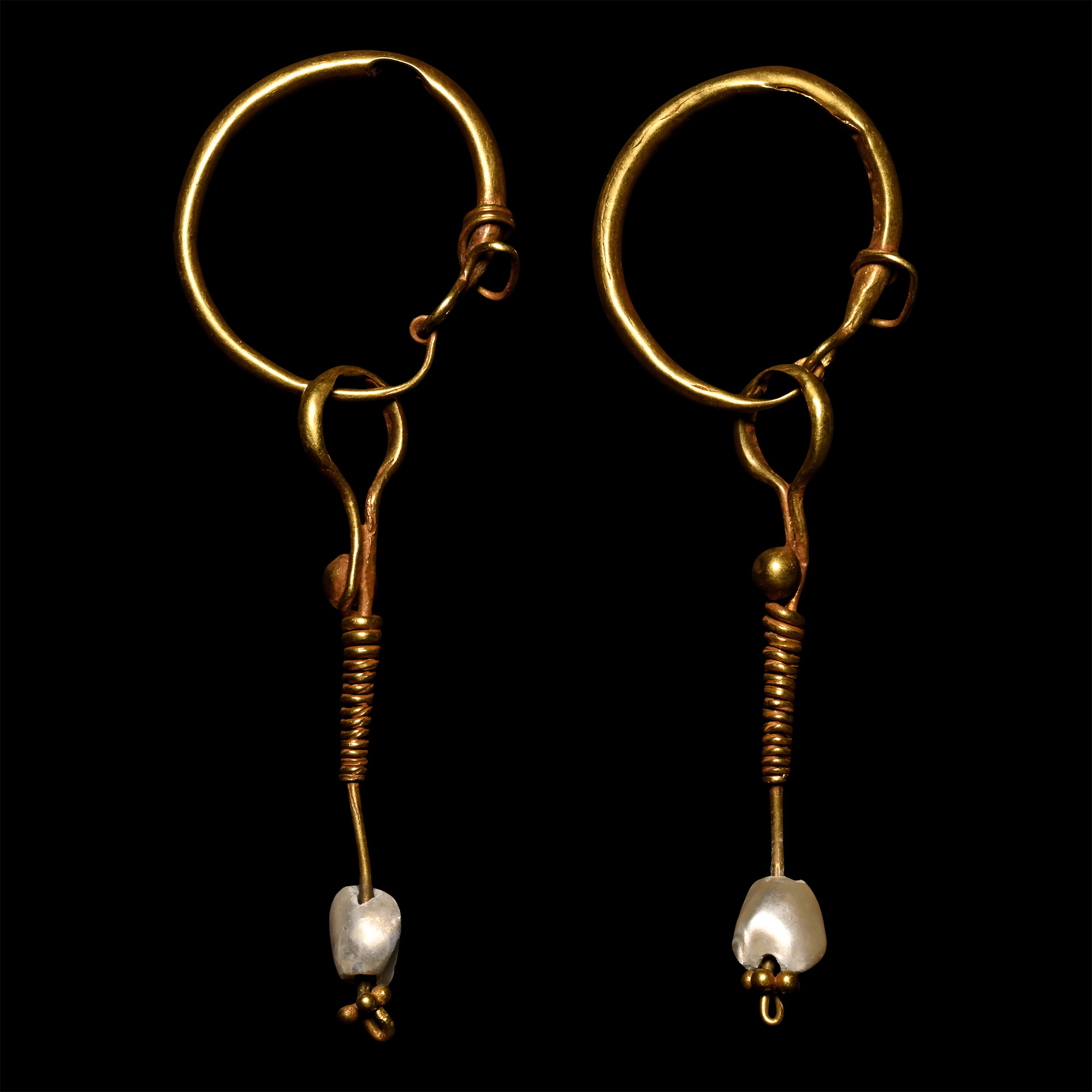 Roman Gold Earring Pair with Pearls
