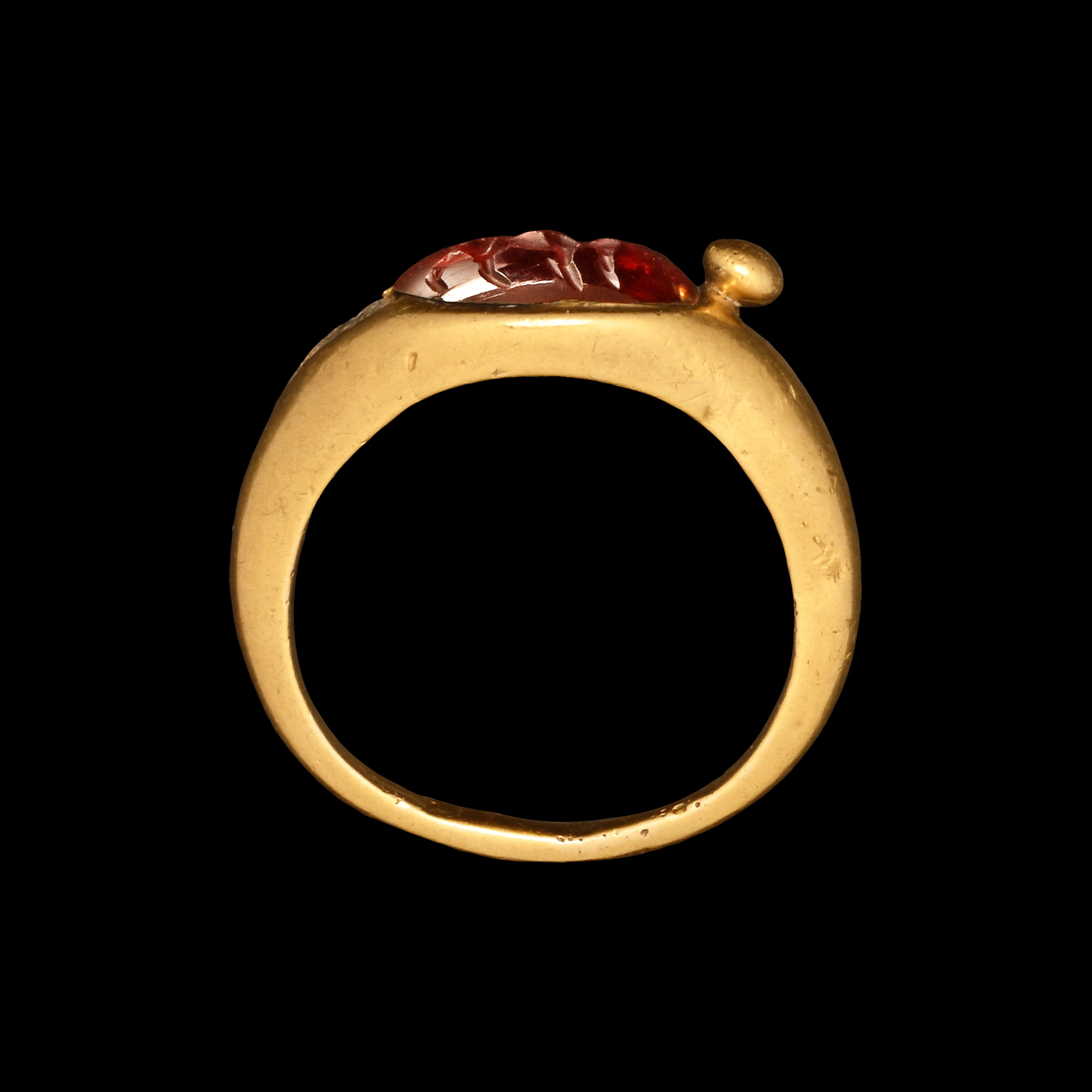 Sasanian Gold Ring with Garnet Gemstone of an Ibex