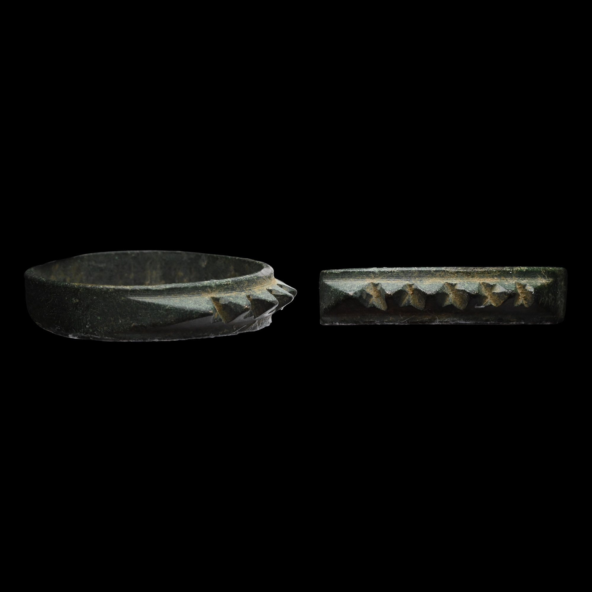 Tudor Period Bronze 'Knuckle Duster' Ring
