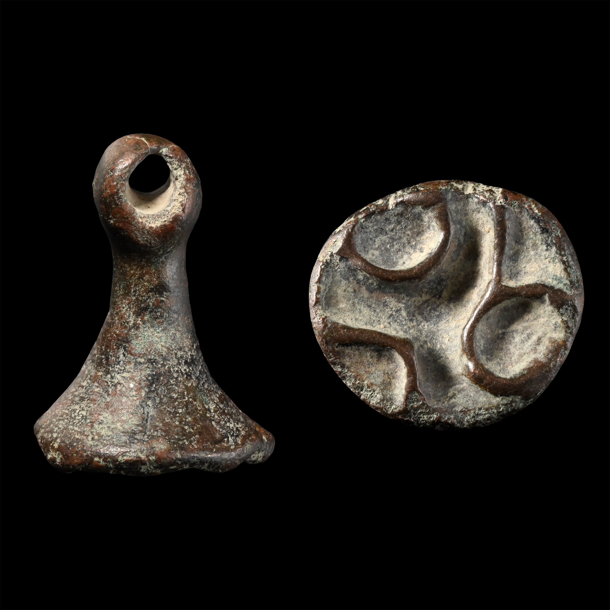 West Central Asian Bronze Chess Piece Type Seal Matrix with Interlocking Design