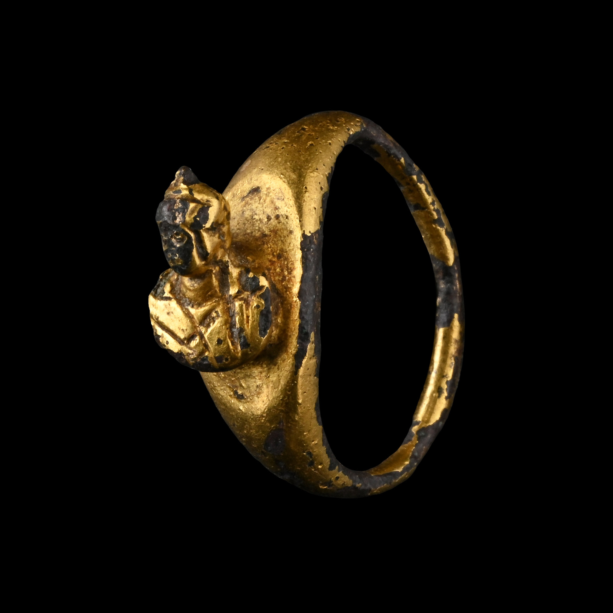 Roman Gold-Plated Bronze Ring with Bust of Minerva