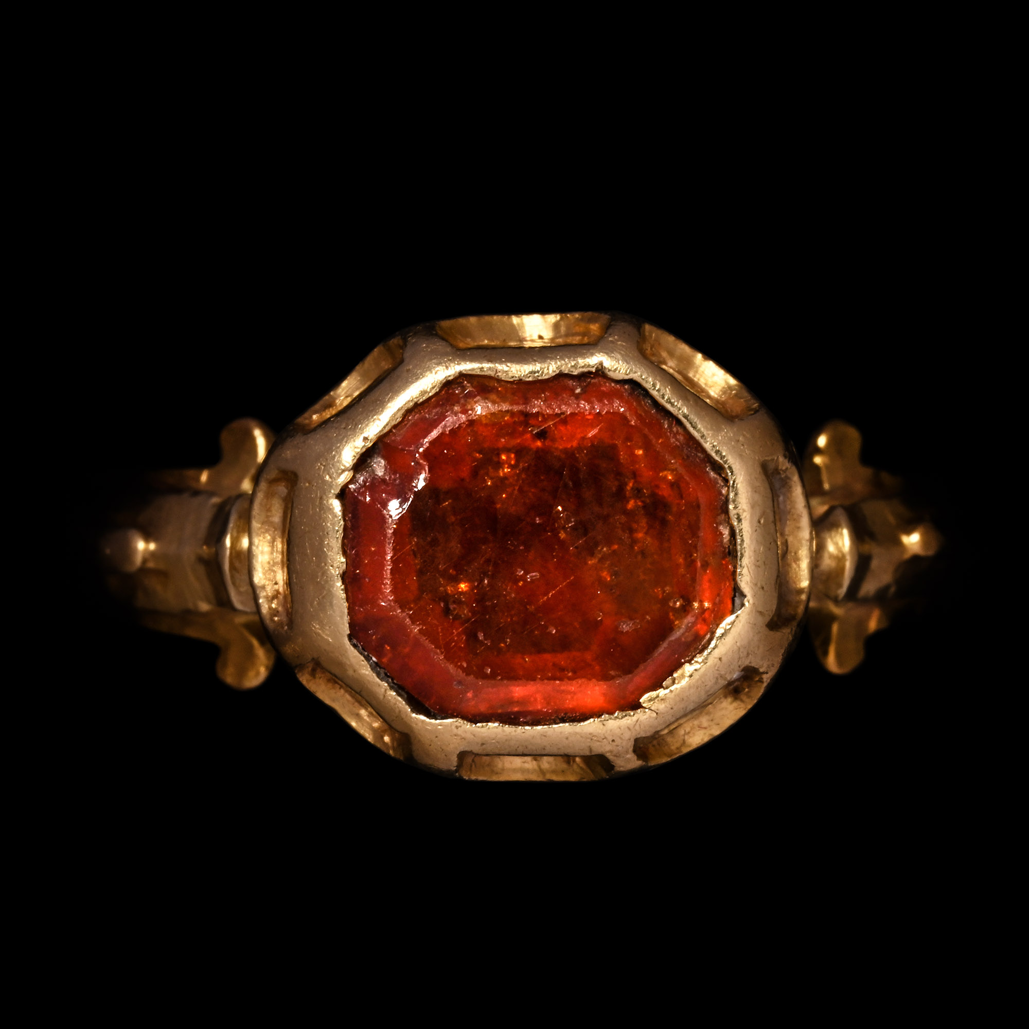 Renaissance Gold Ring with Table-Cut Hessonite Garnet