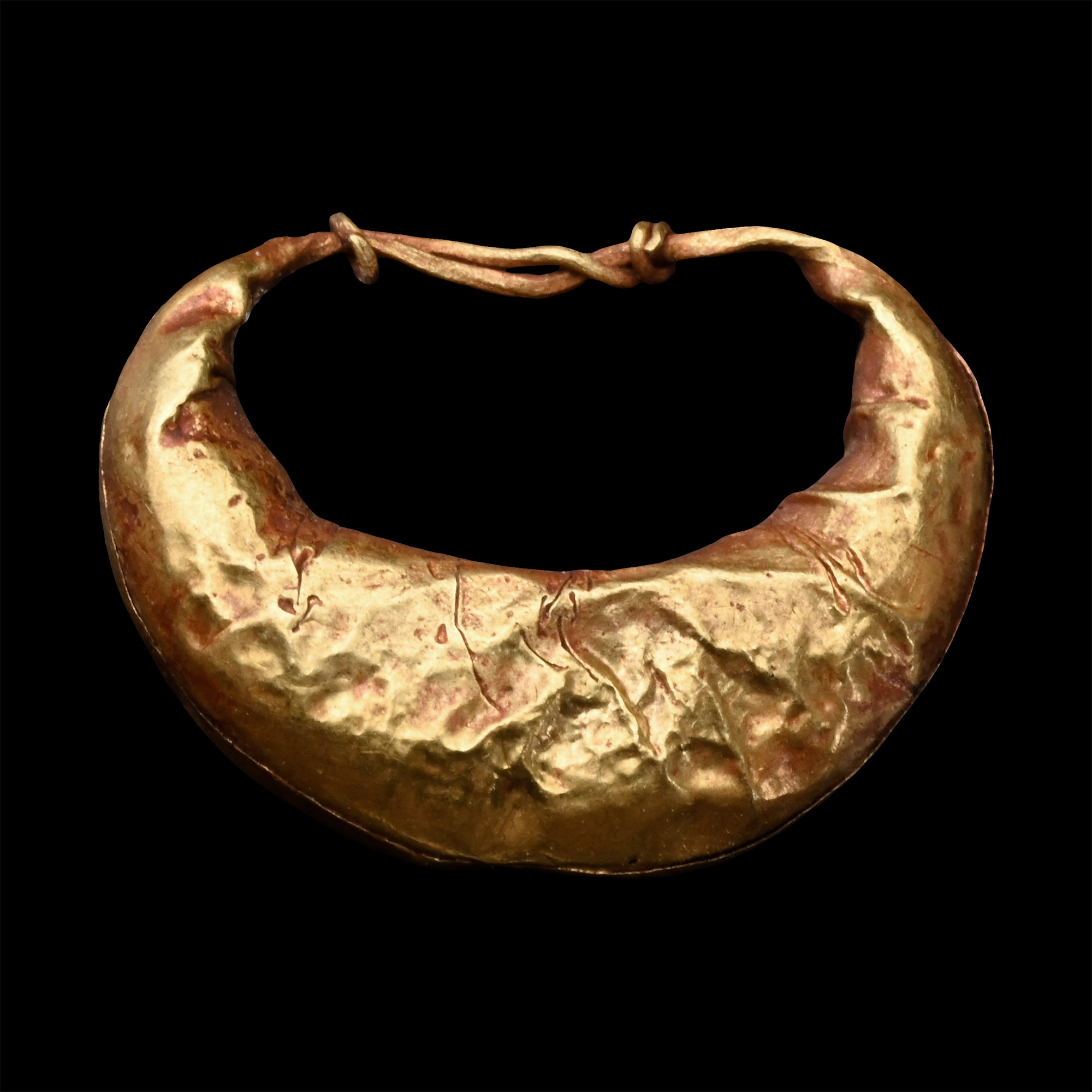 Roman Gold Crescent-Shaped Earring