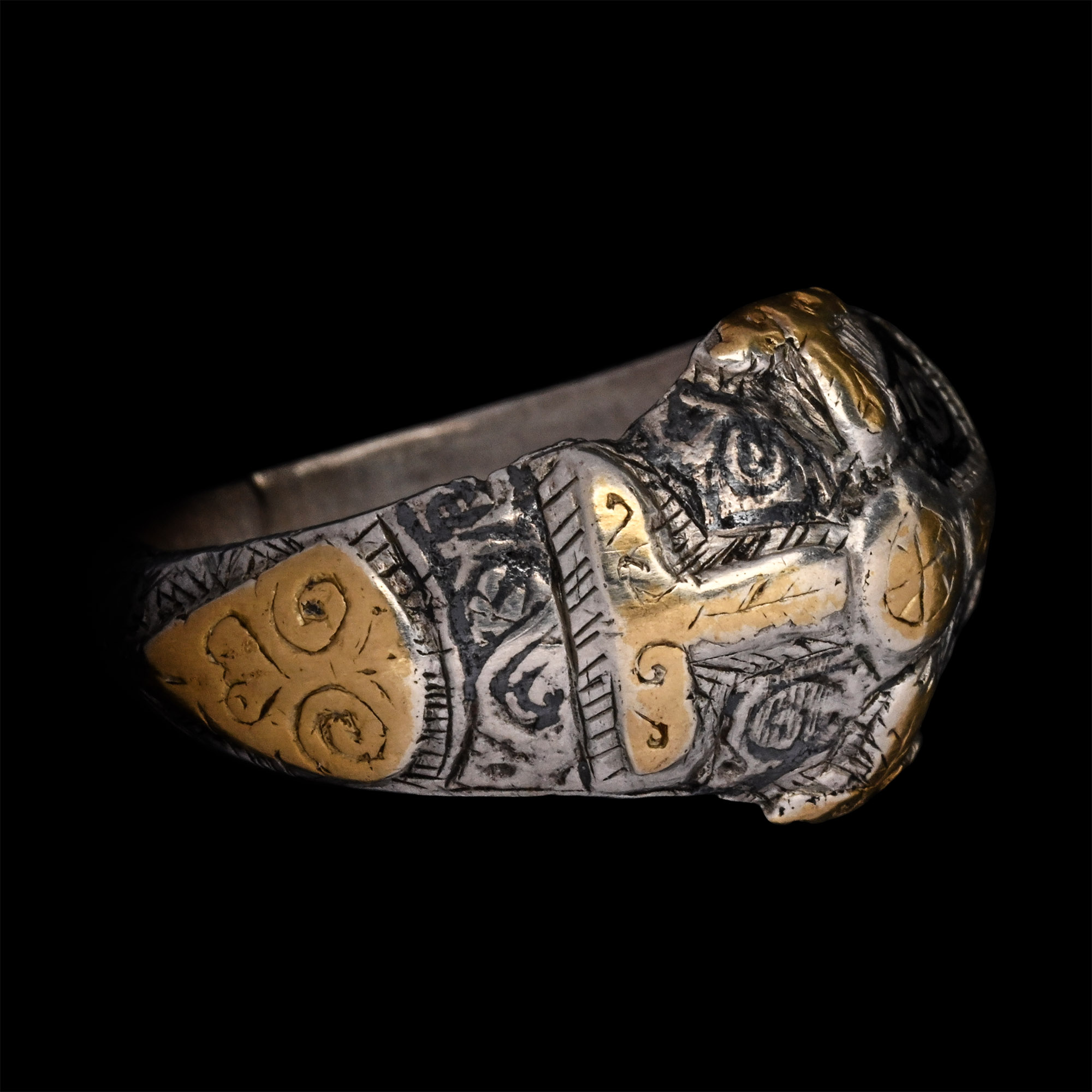 Seljuk Silver Ring with Gilt Cross