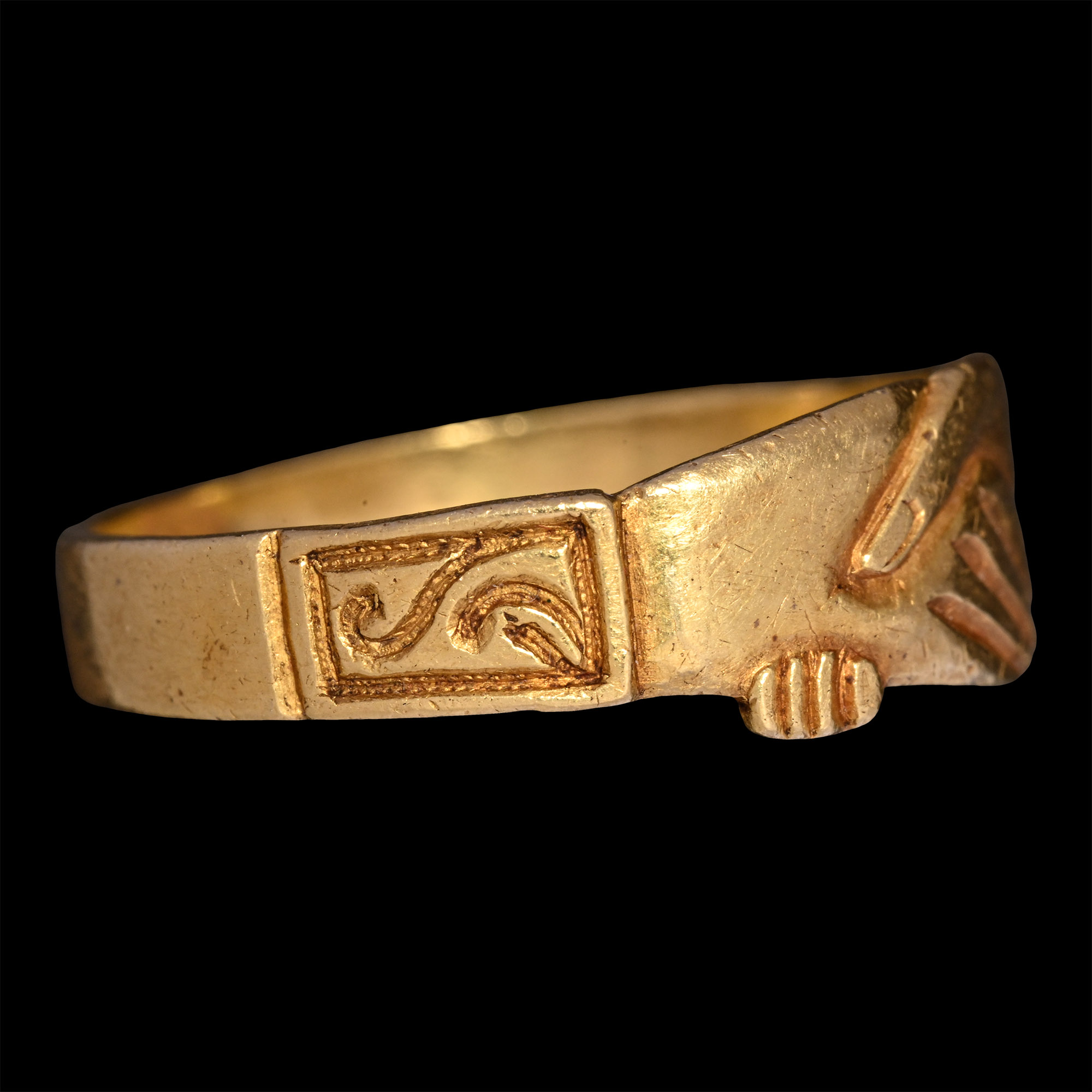 Post Medieval Gold Fede Ring