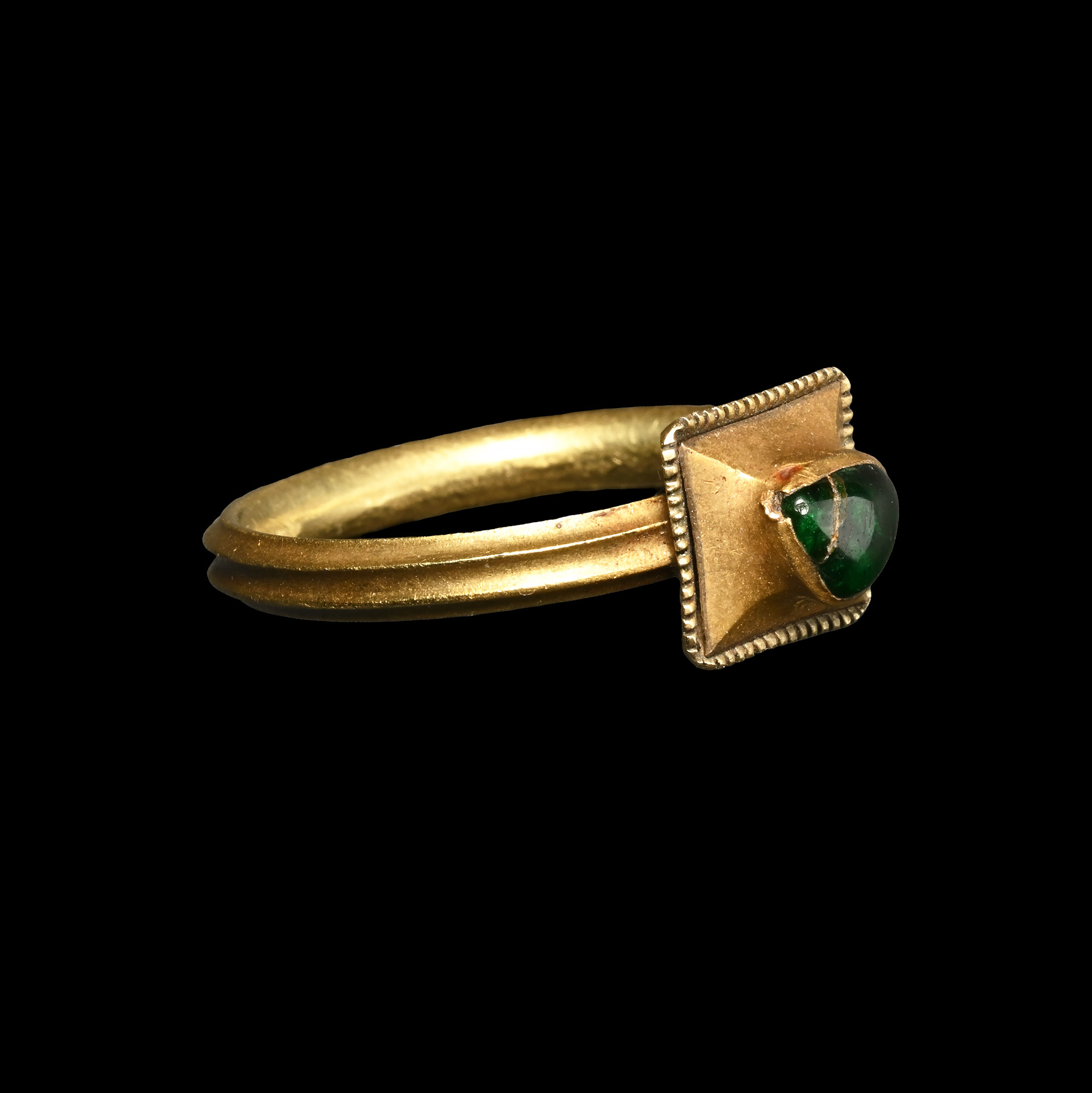 Medieval Gold Ring with Cabochon Emerald