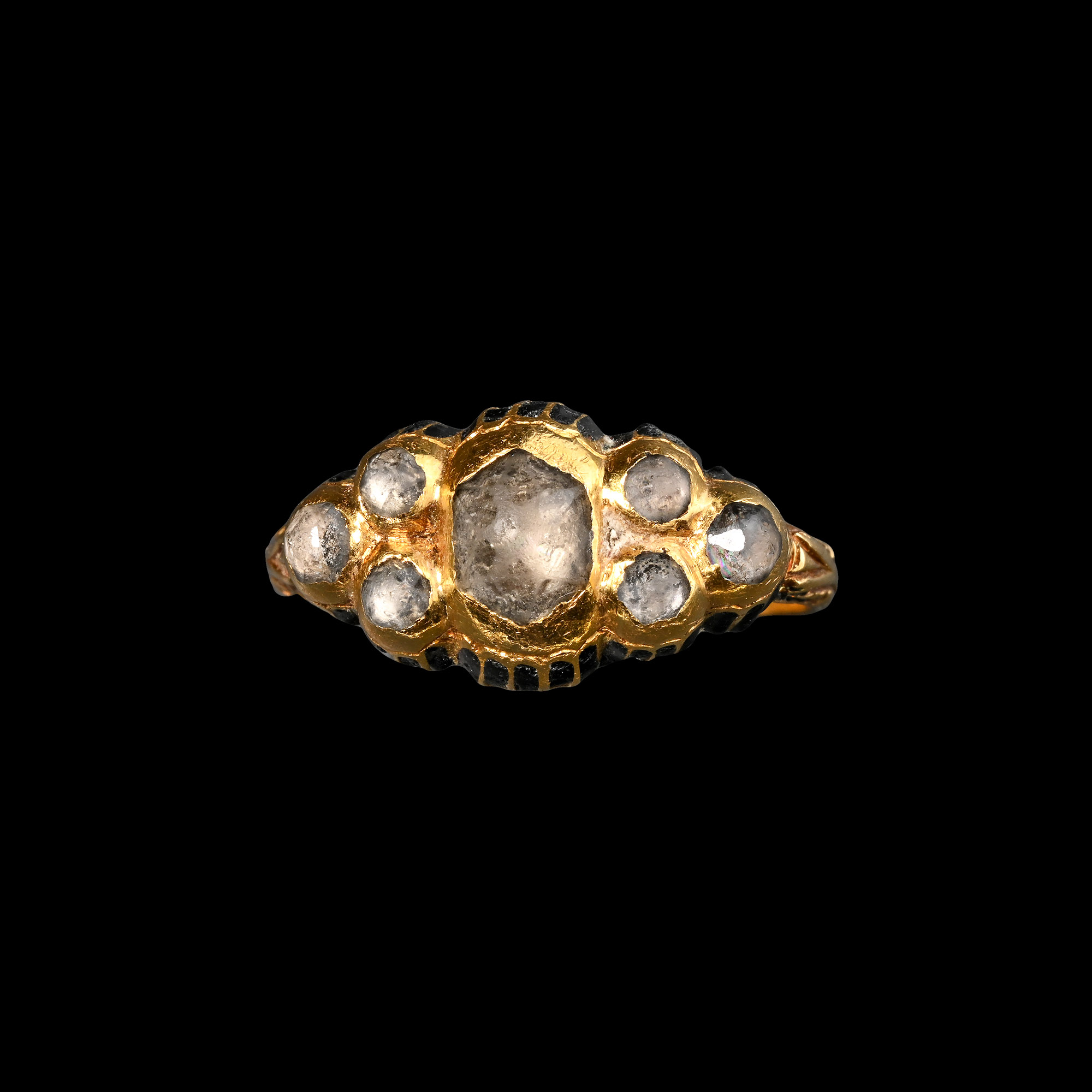 Renaissance Enamelled Gold Ring with Facetted Gems