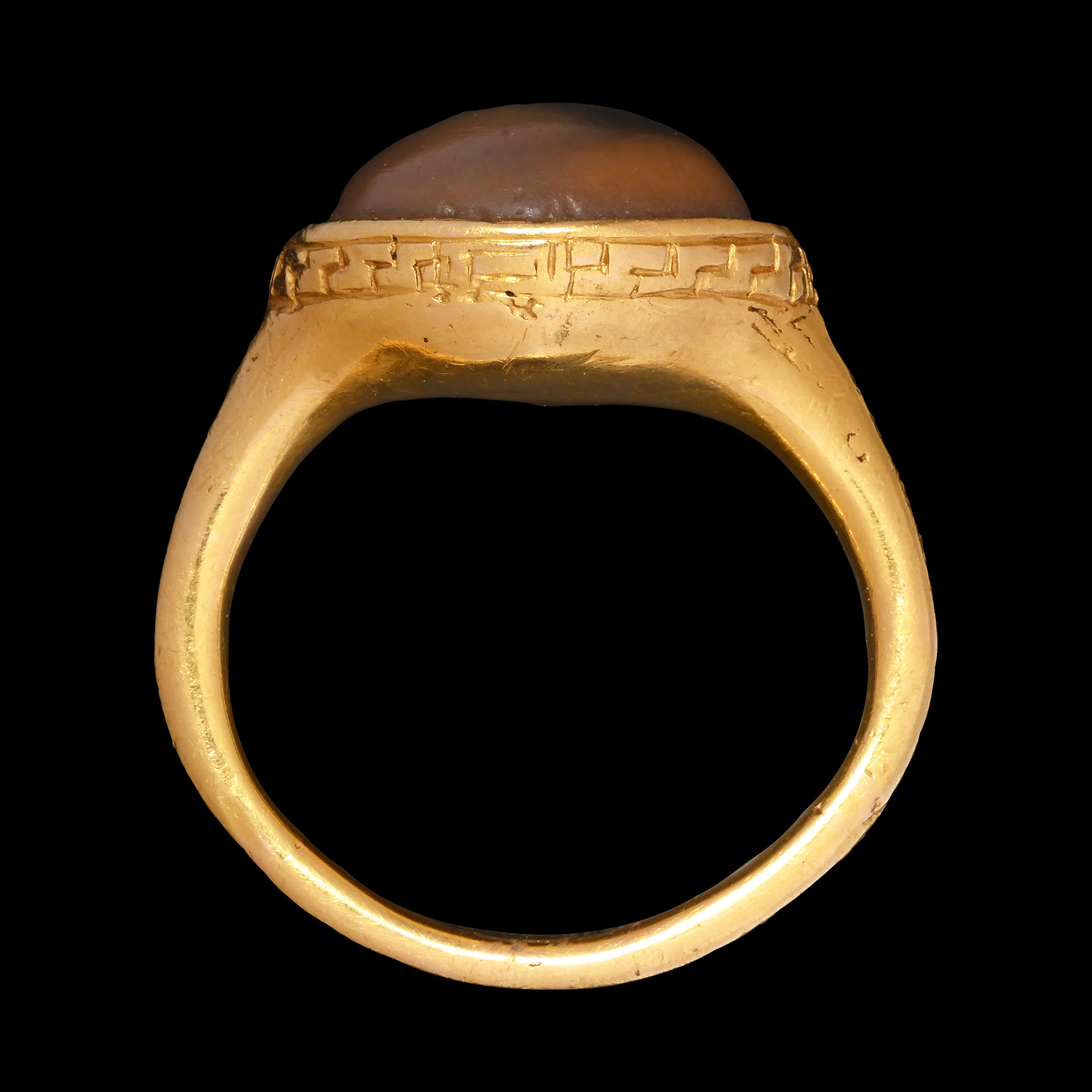 Renaissance Gold Ring with Toadstone
